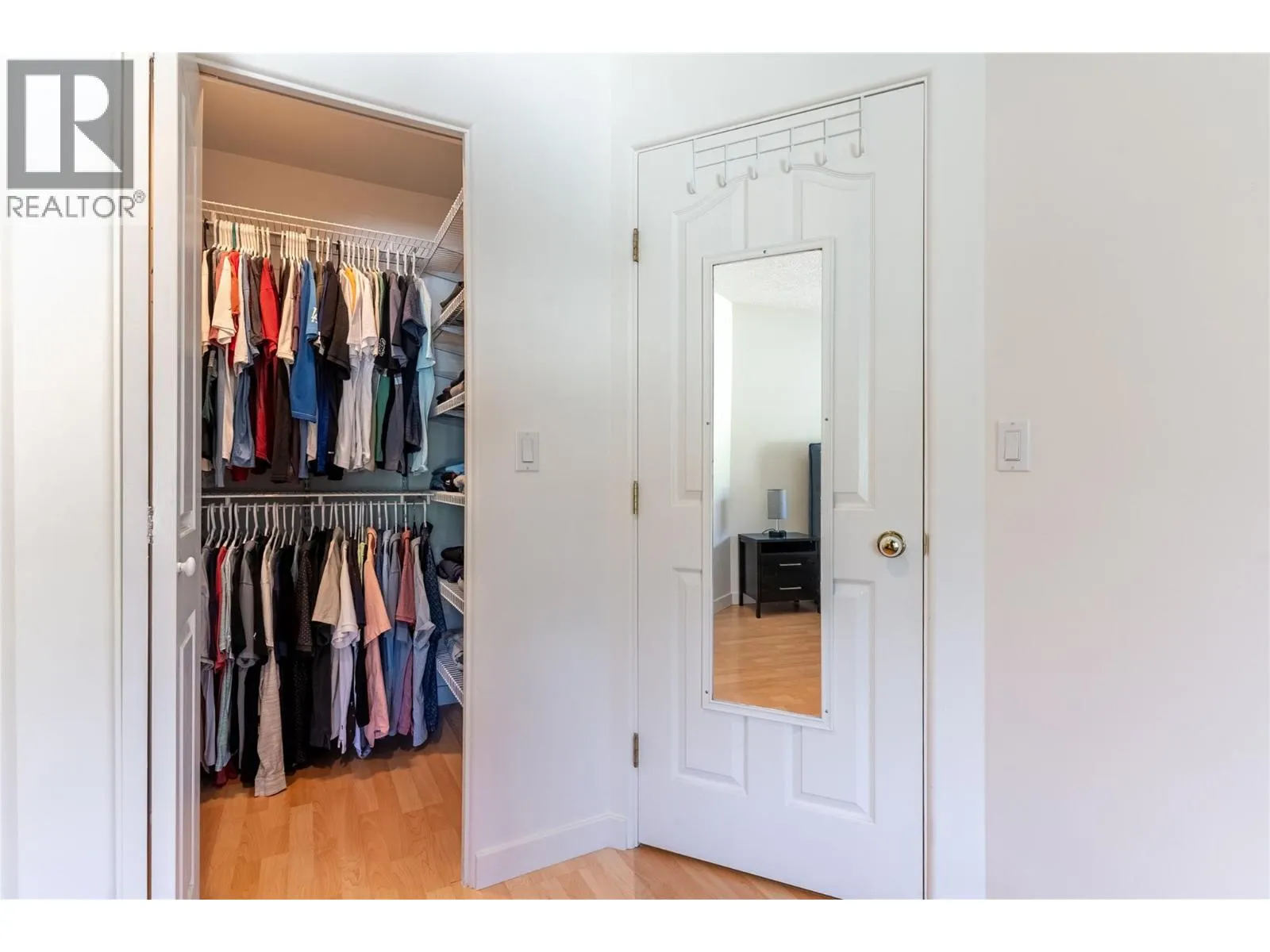 411 ABERDEEN Drive Unit# 18