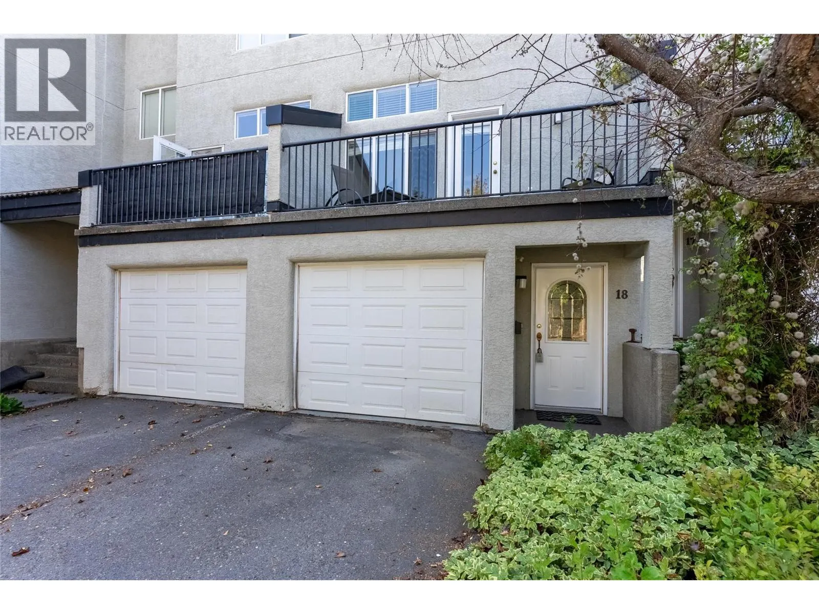411 ABERDEEN Drive Unit# 18