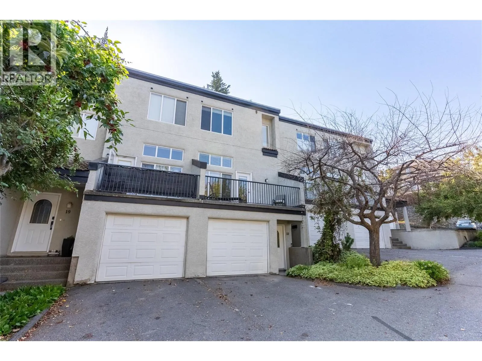 411 ABERDEEN Drive Unit# 18