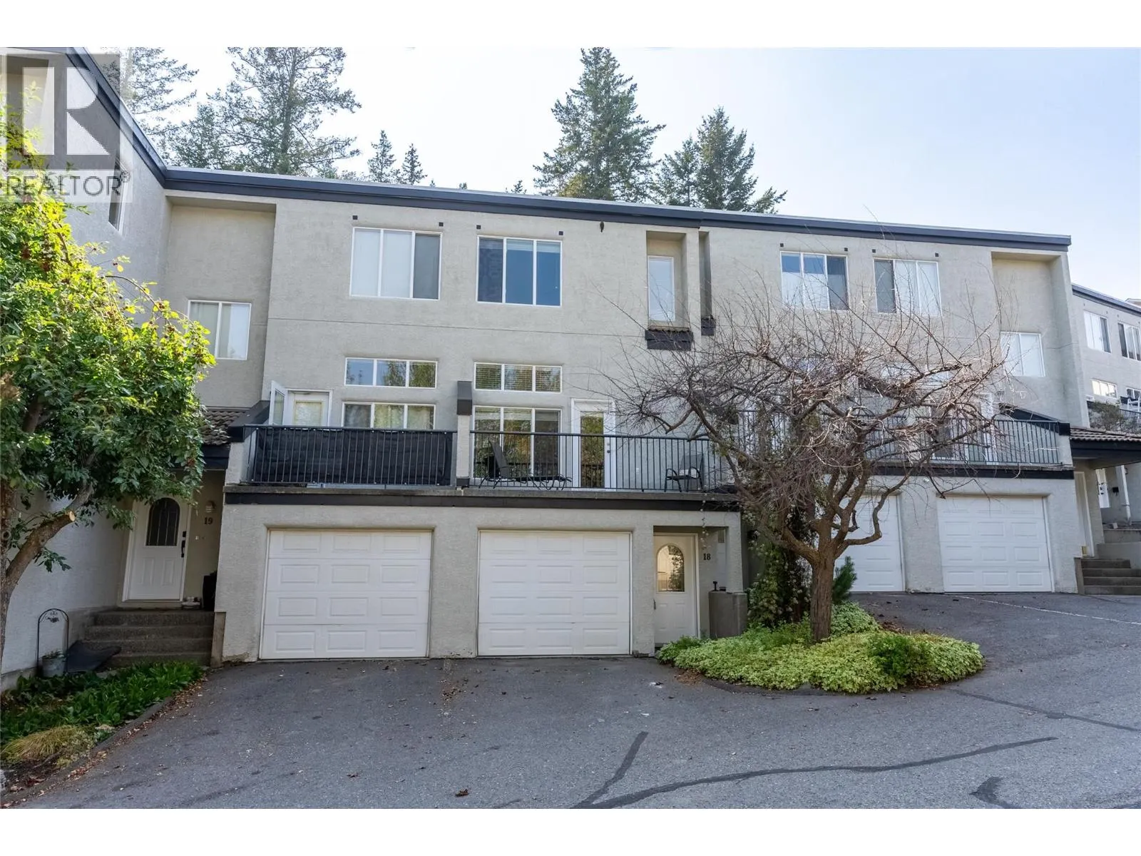 411 ABERDEEN Drive Unit# 18