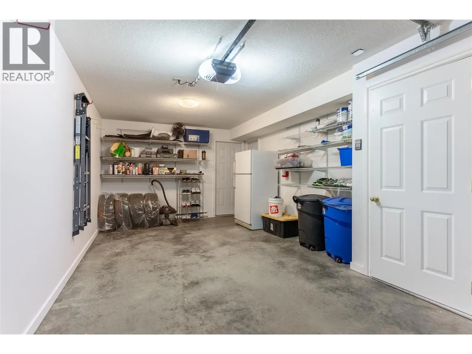 411 ABERDEEN Drive Unit# 18