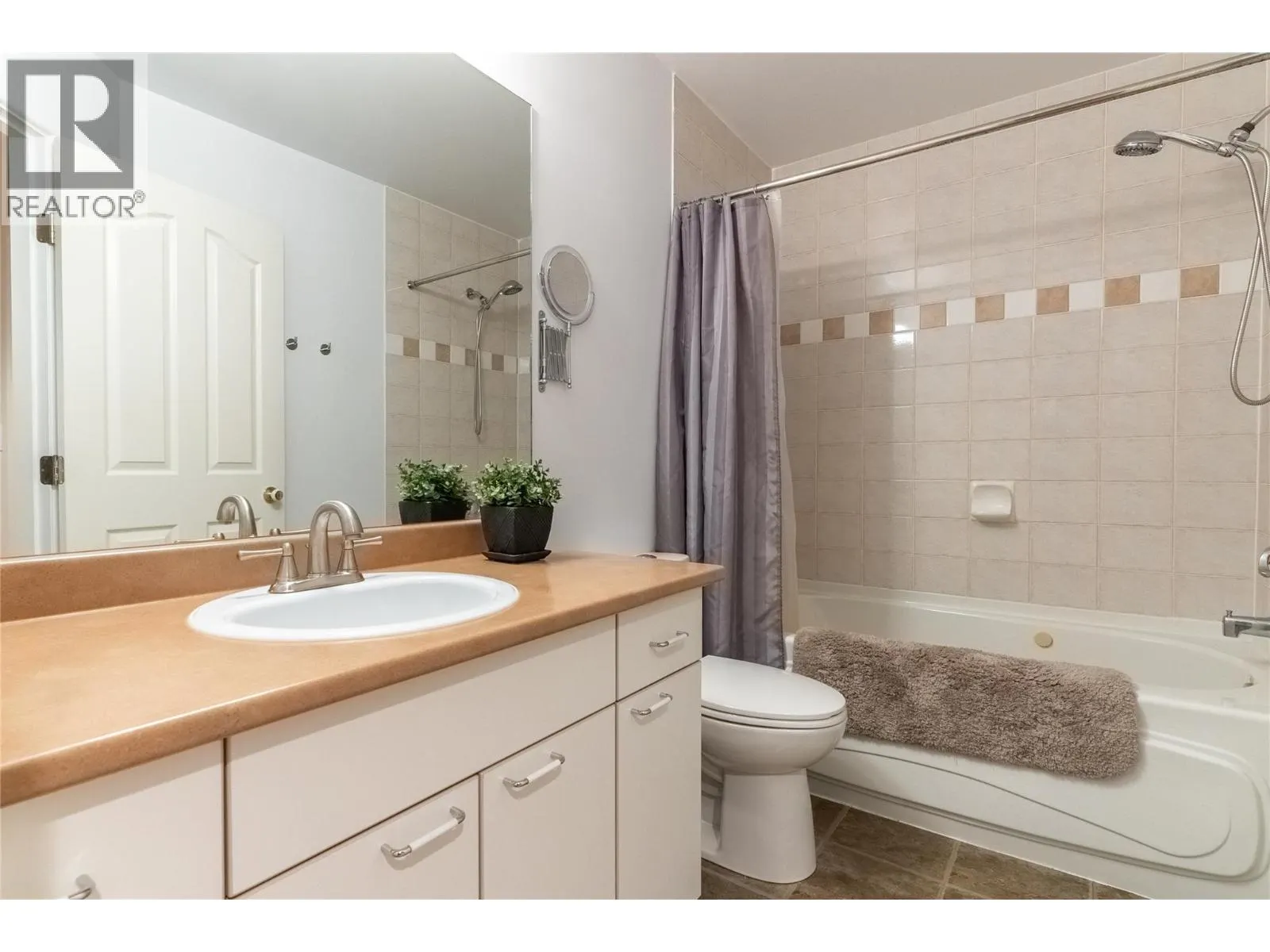 411 ABERDEEN Drive Unit# 18