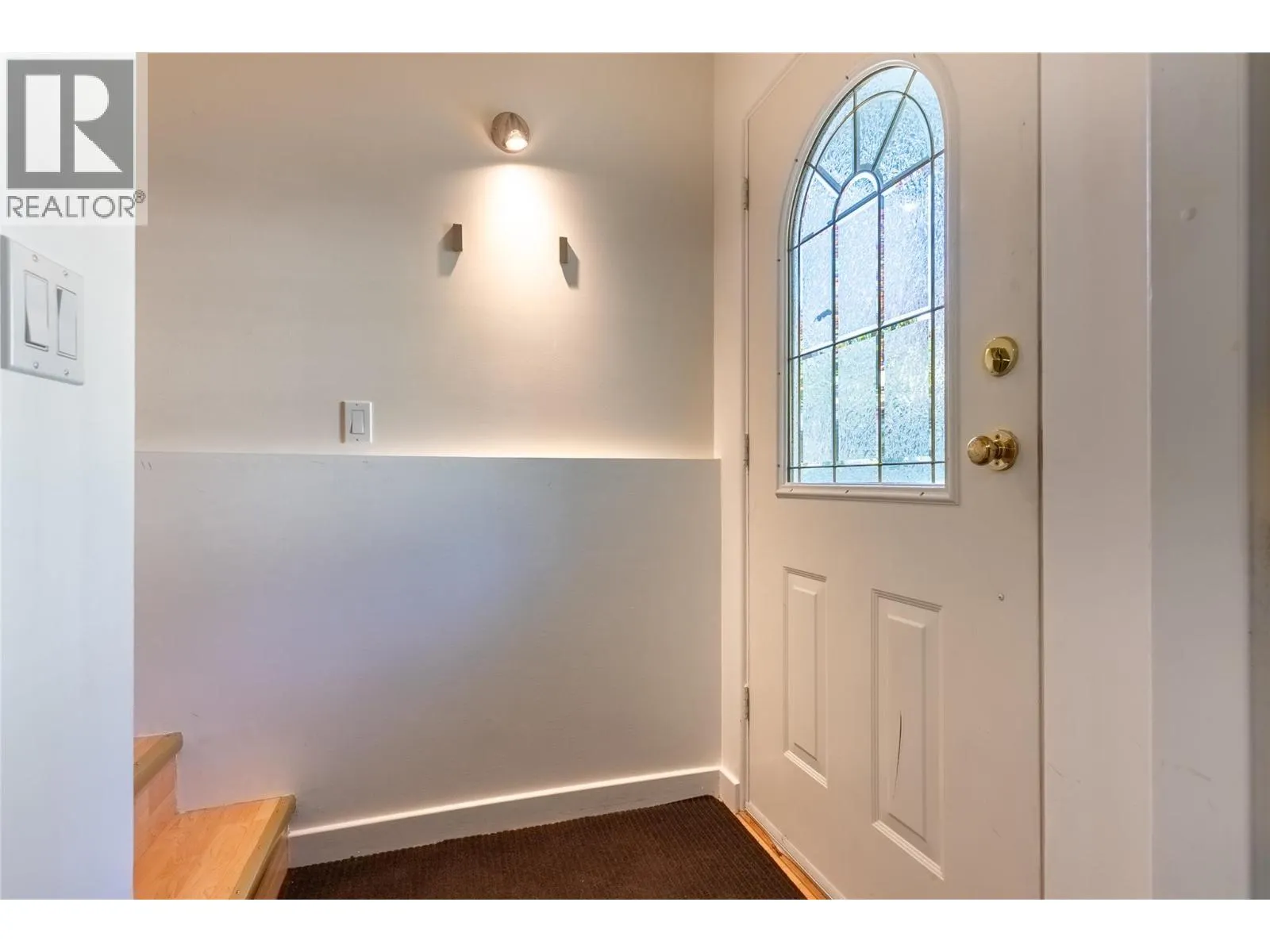 411 ABERDEEN Drive Unit# 18