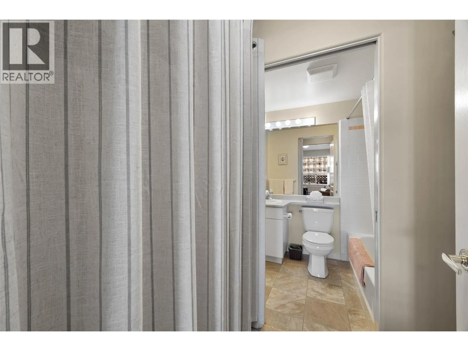 554 SEYMOUR Street Unit# 203
