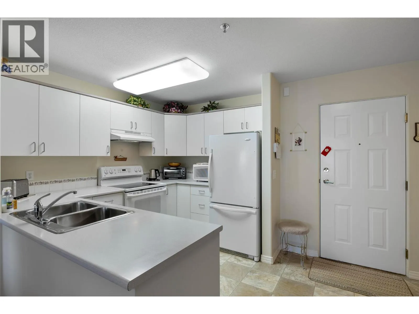 554 SEYMOUR Street Unit# 203