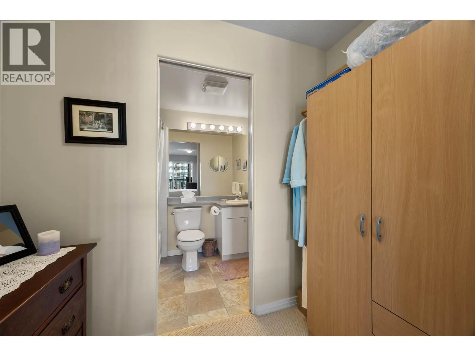 554 SEYMOUR Street Unit# 203