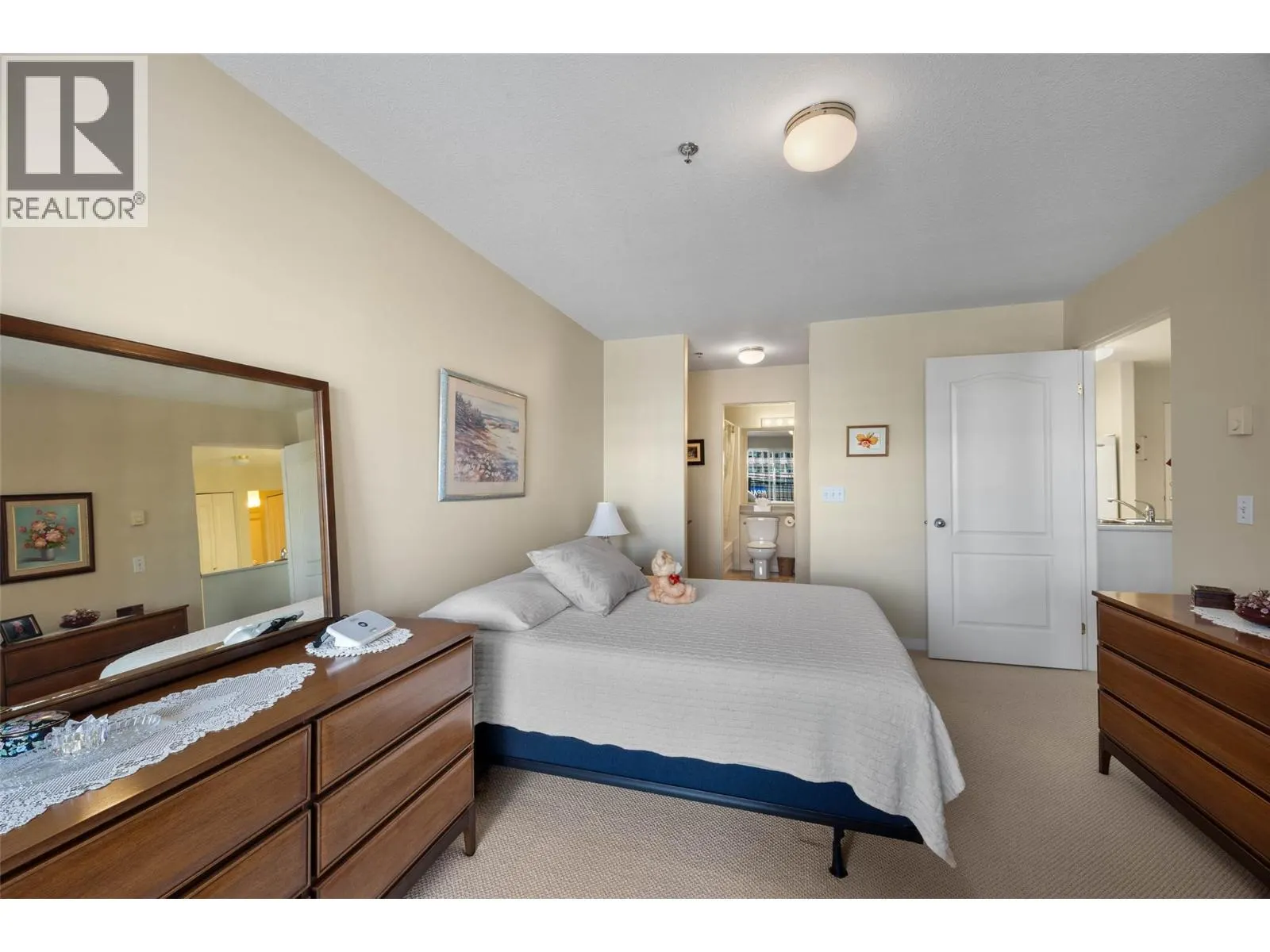 554 SEYMOUR Street Unit# 203