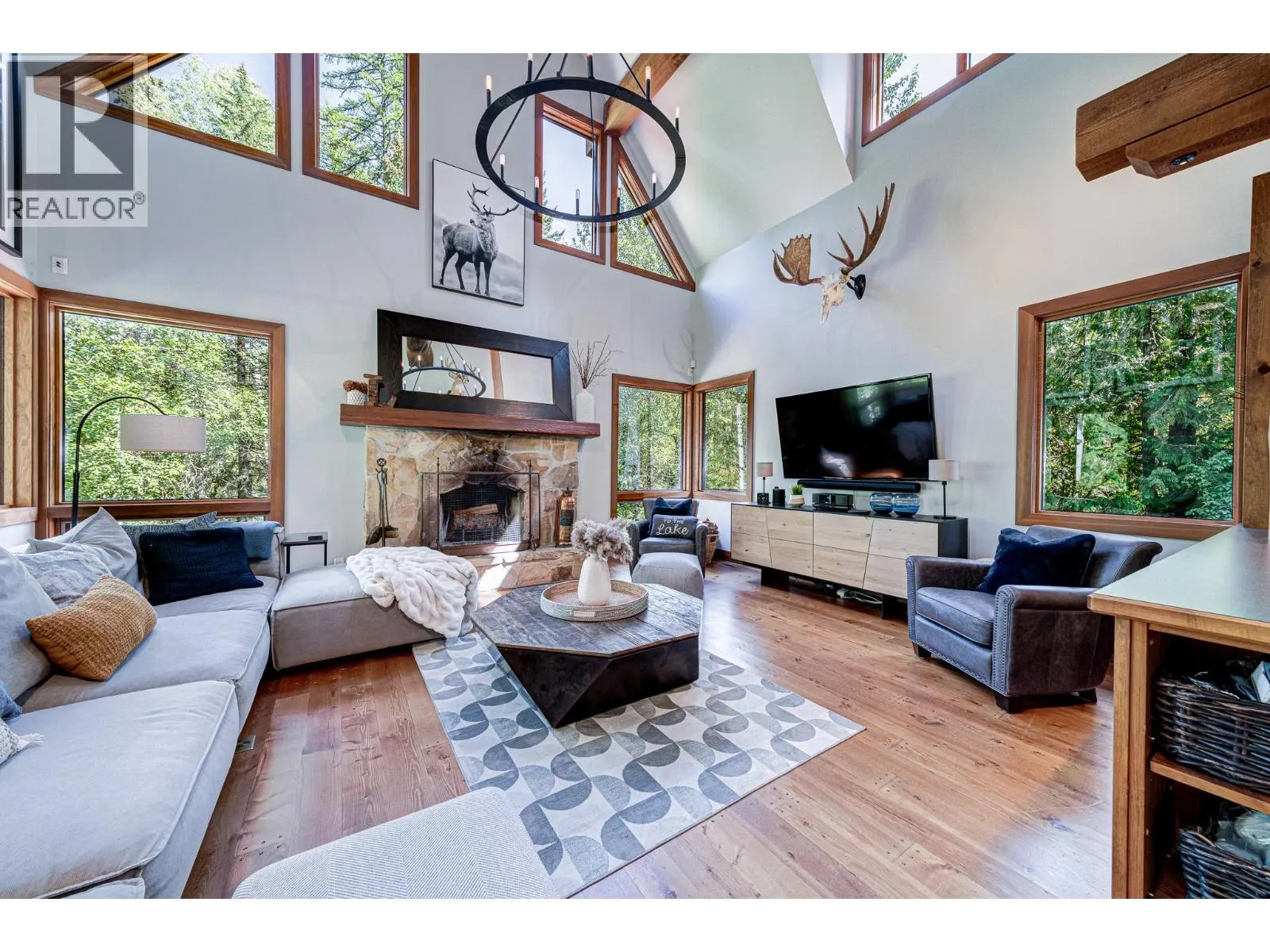 350 Canyon Trail