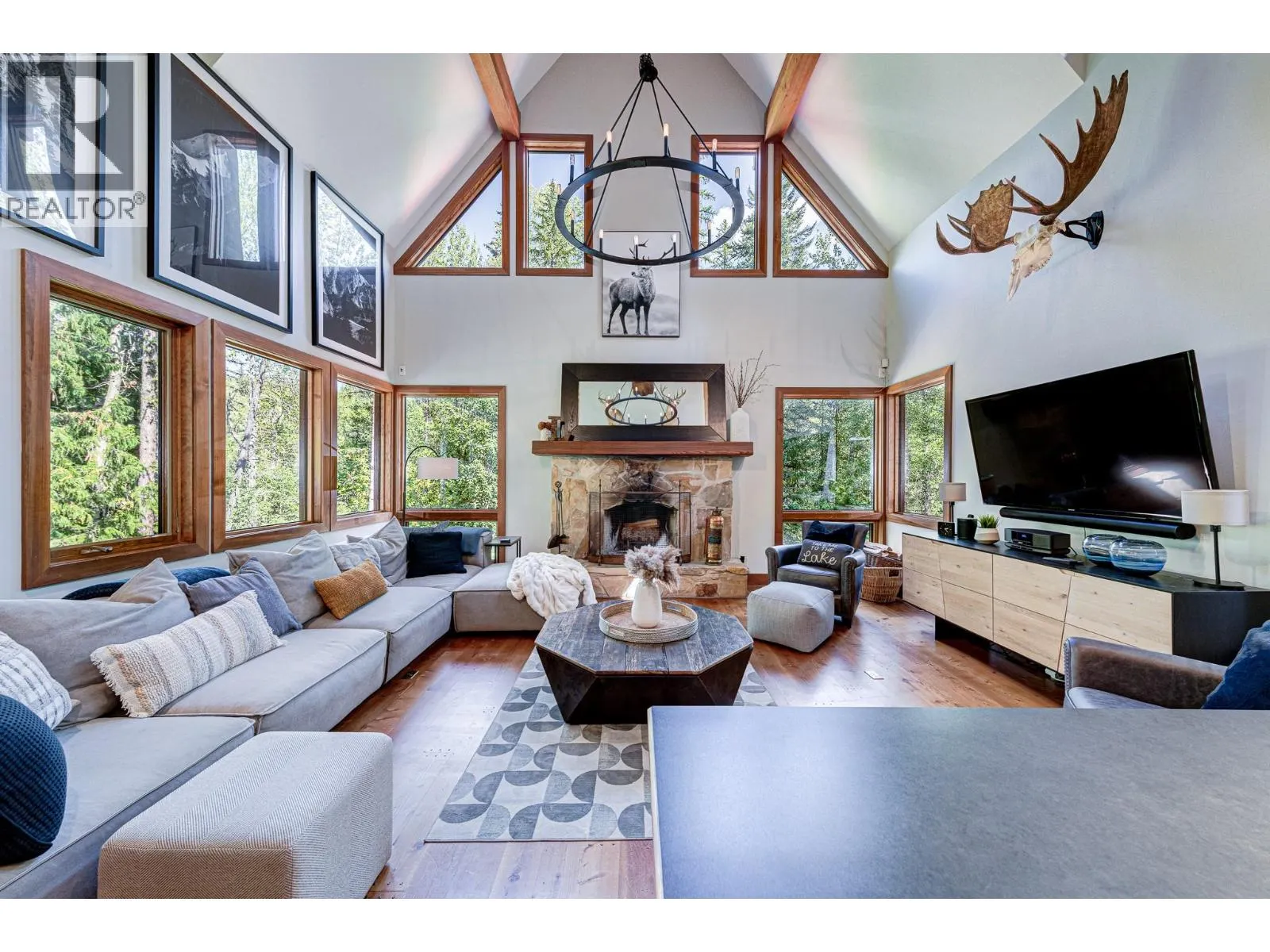 350 Canyon Trail