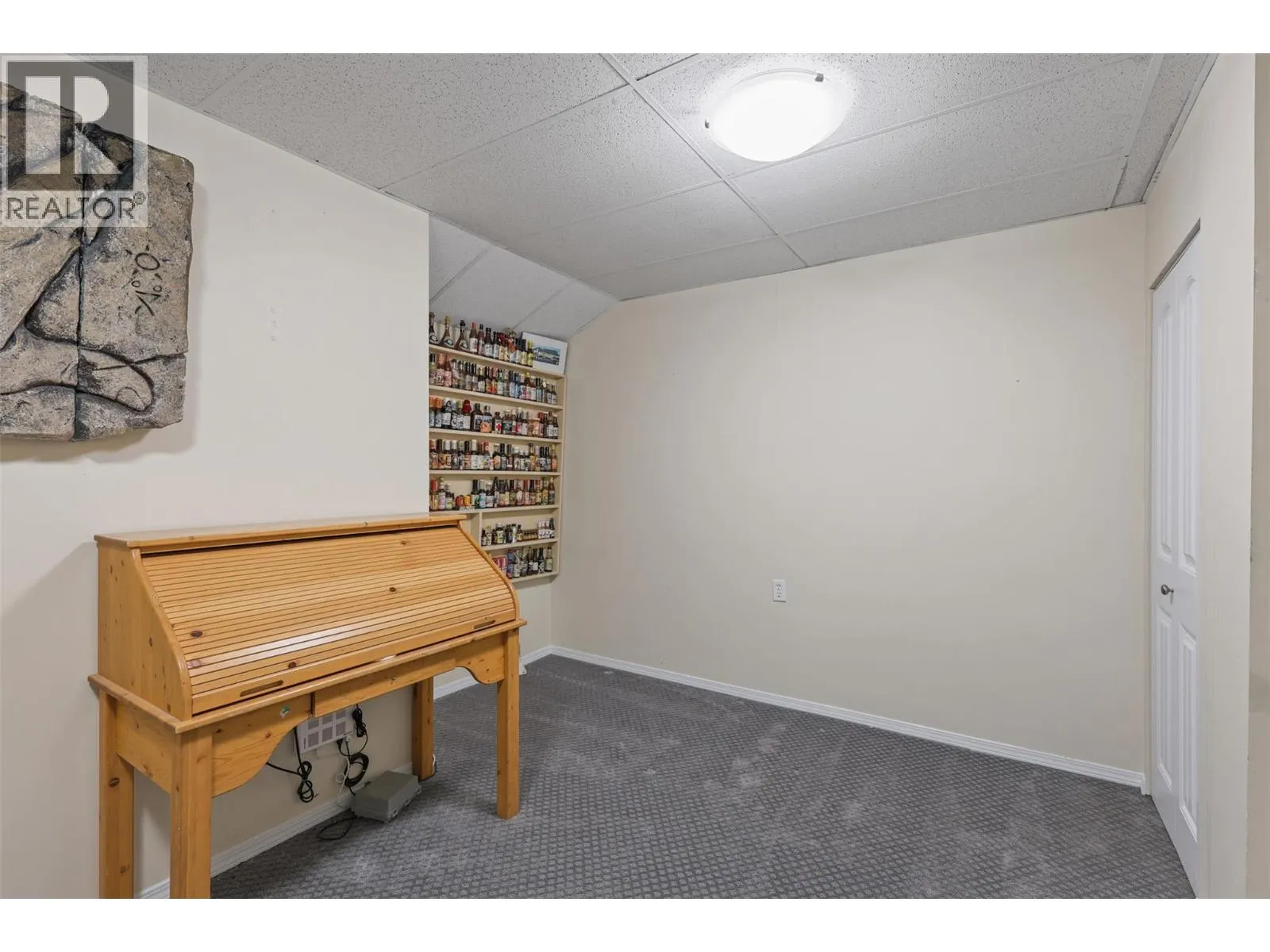 411 ABERDEEN Drive Unit# 25