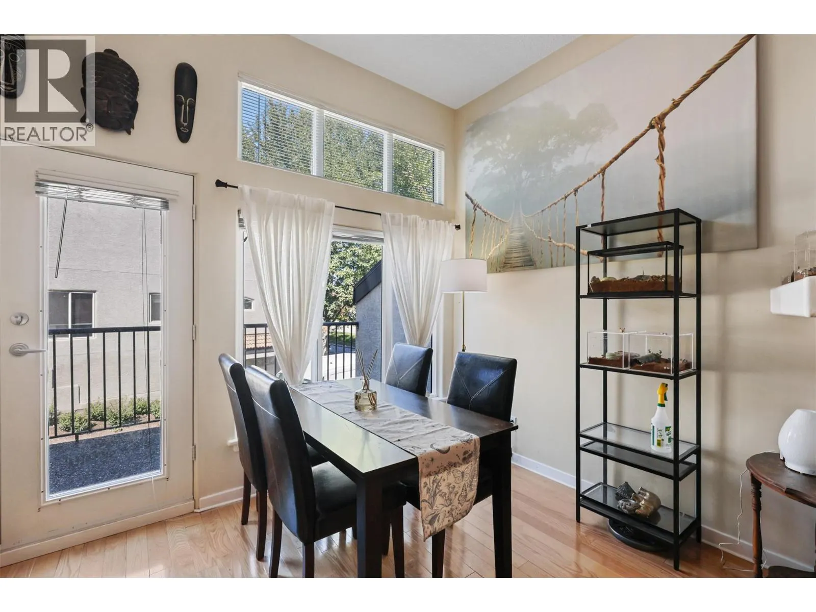 411 ABERDEEN Drive Unit# 25