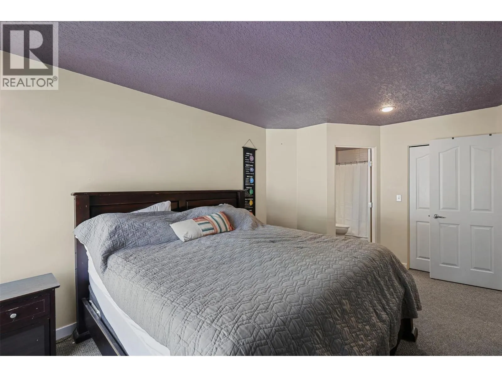 411 ABERDEEN Drive Unit# 25