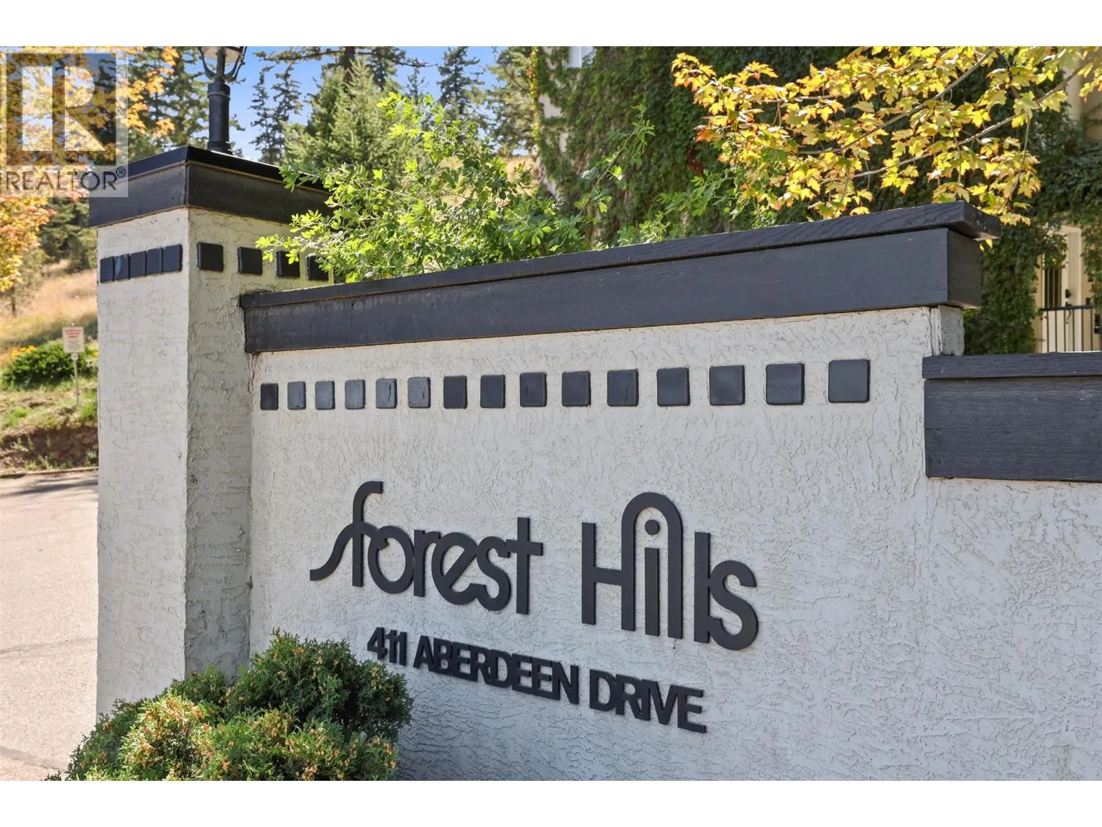 411 ABERDEEN Drive Unit# 25