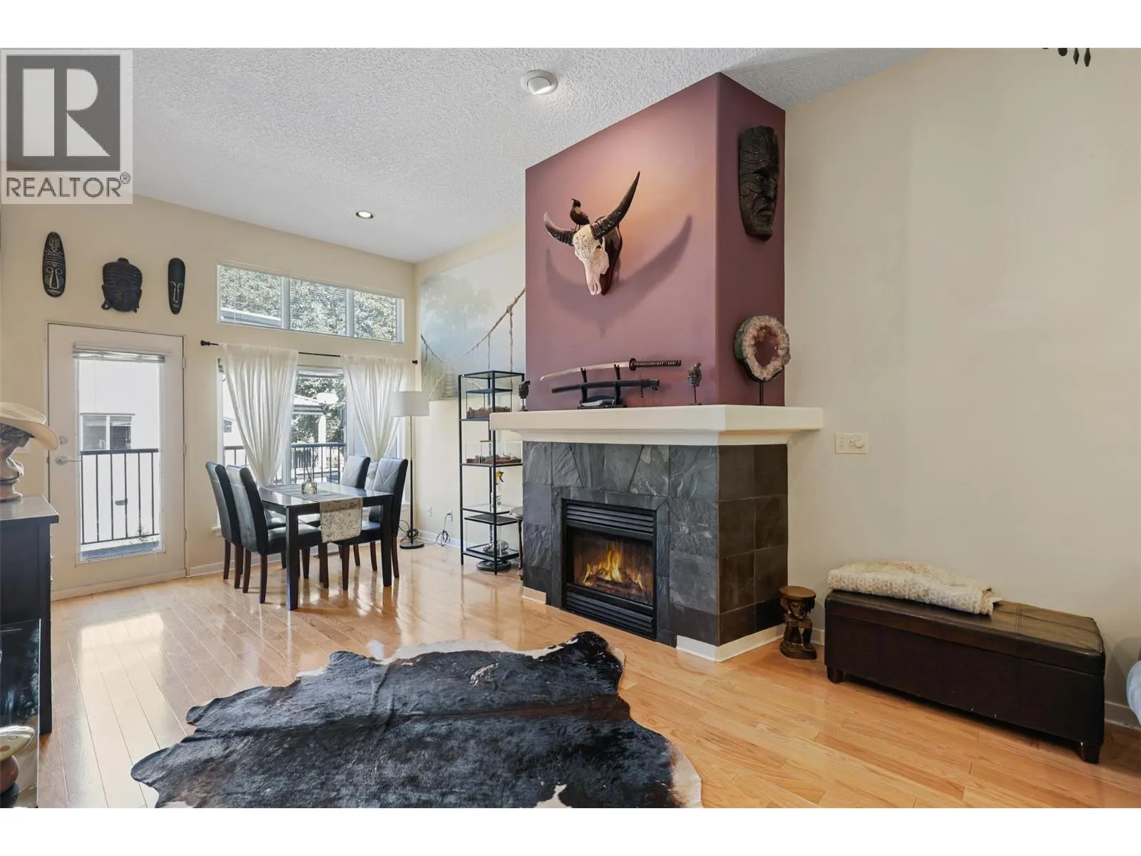 411 ABERDEEN Drive Unit# 25