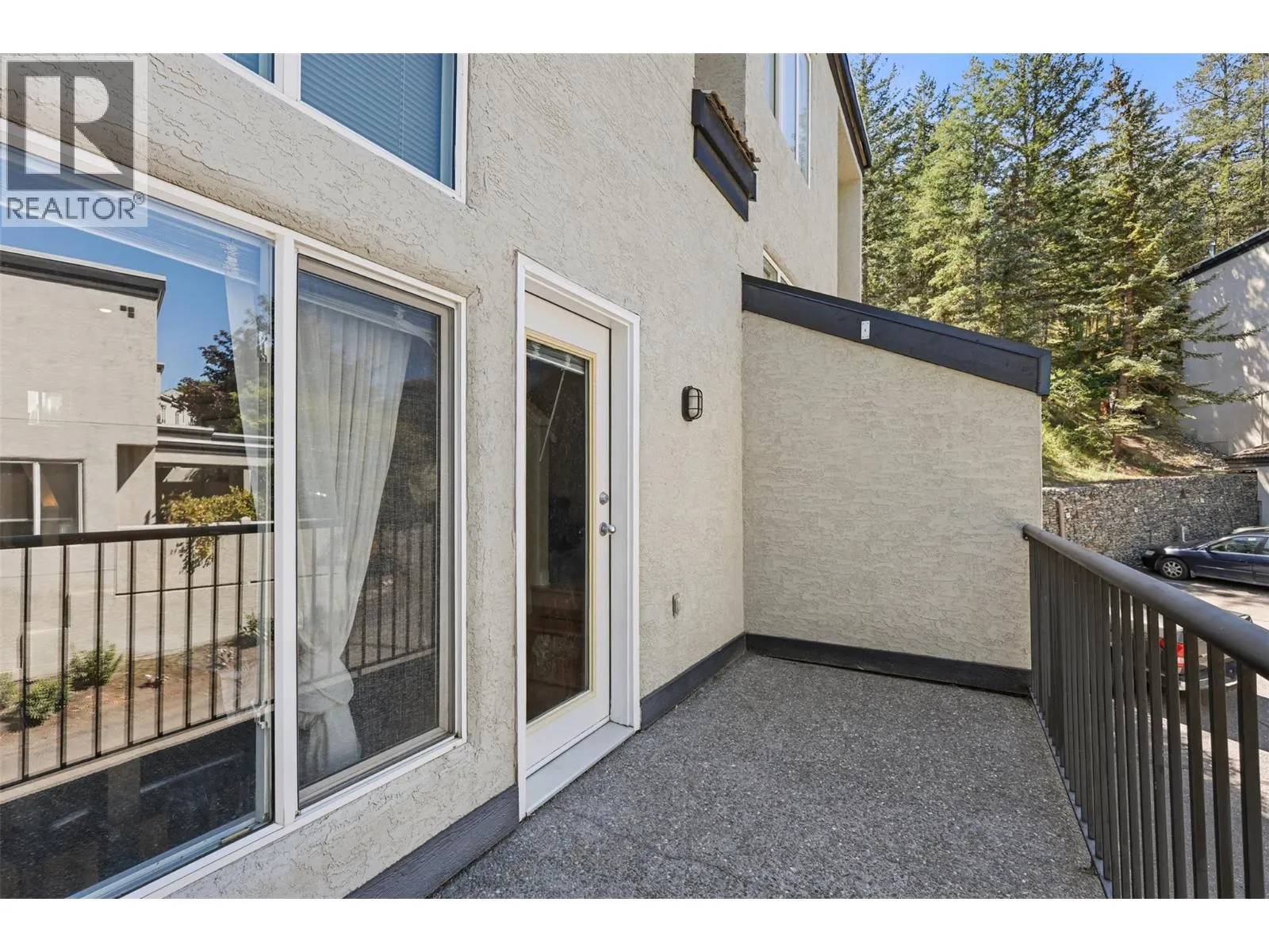 411 ABERDEEN Drive Unit# 25