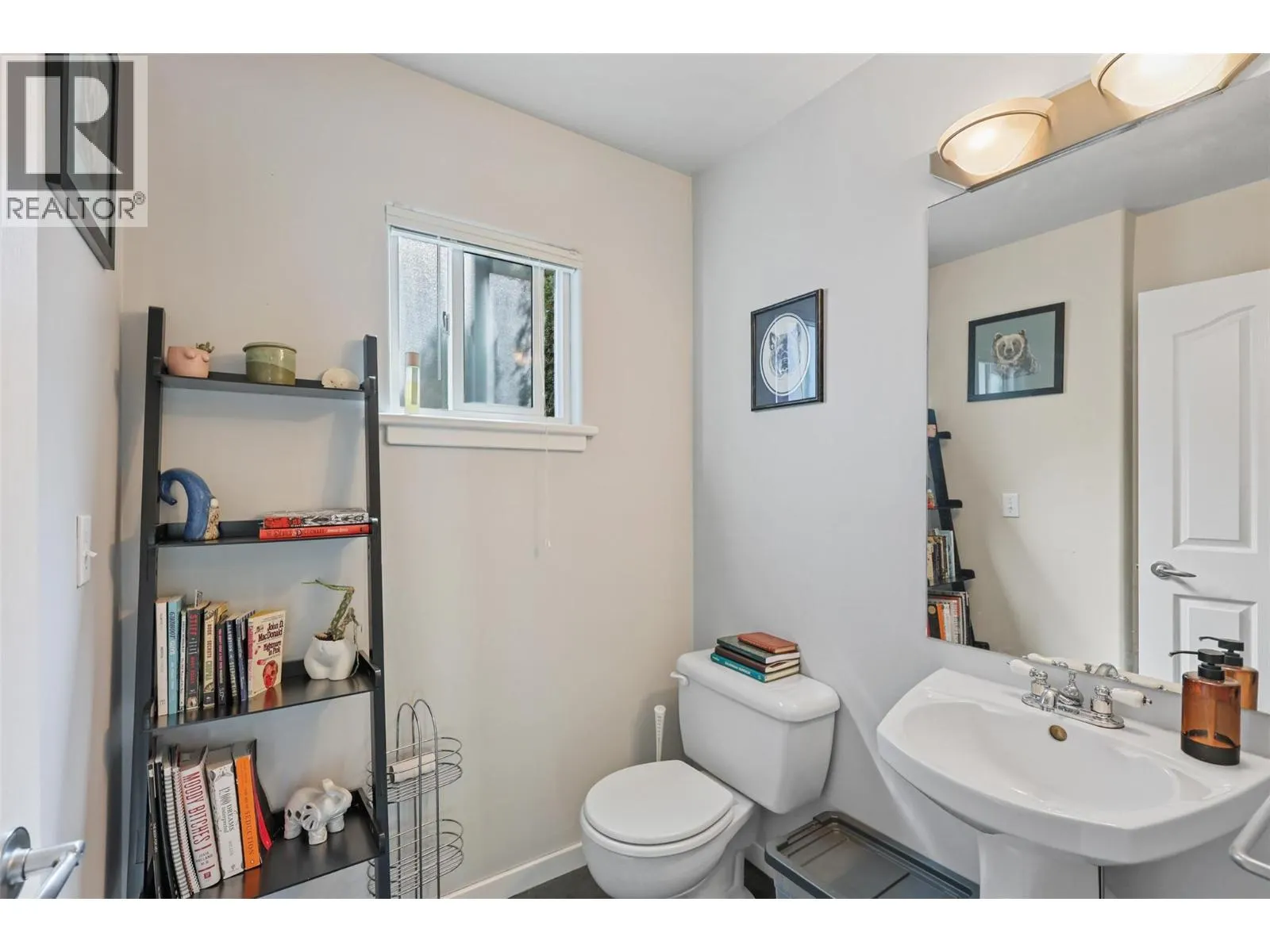 411 ABERDEEN Drive Unit# 25