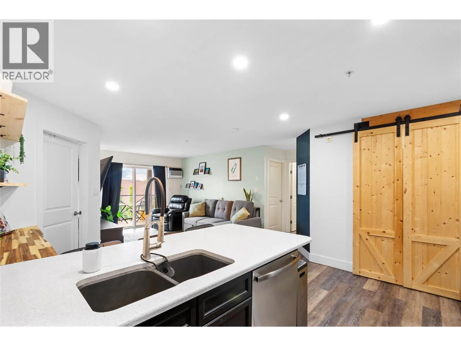 256 HASTINGS Avenue Unit# 309