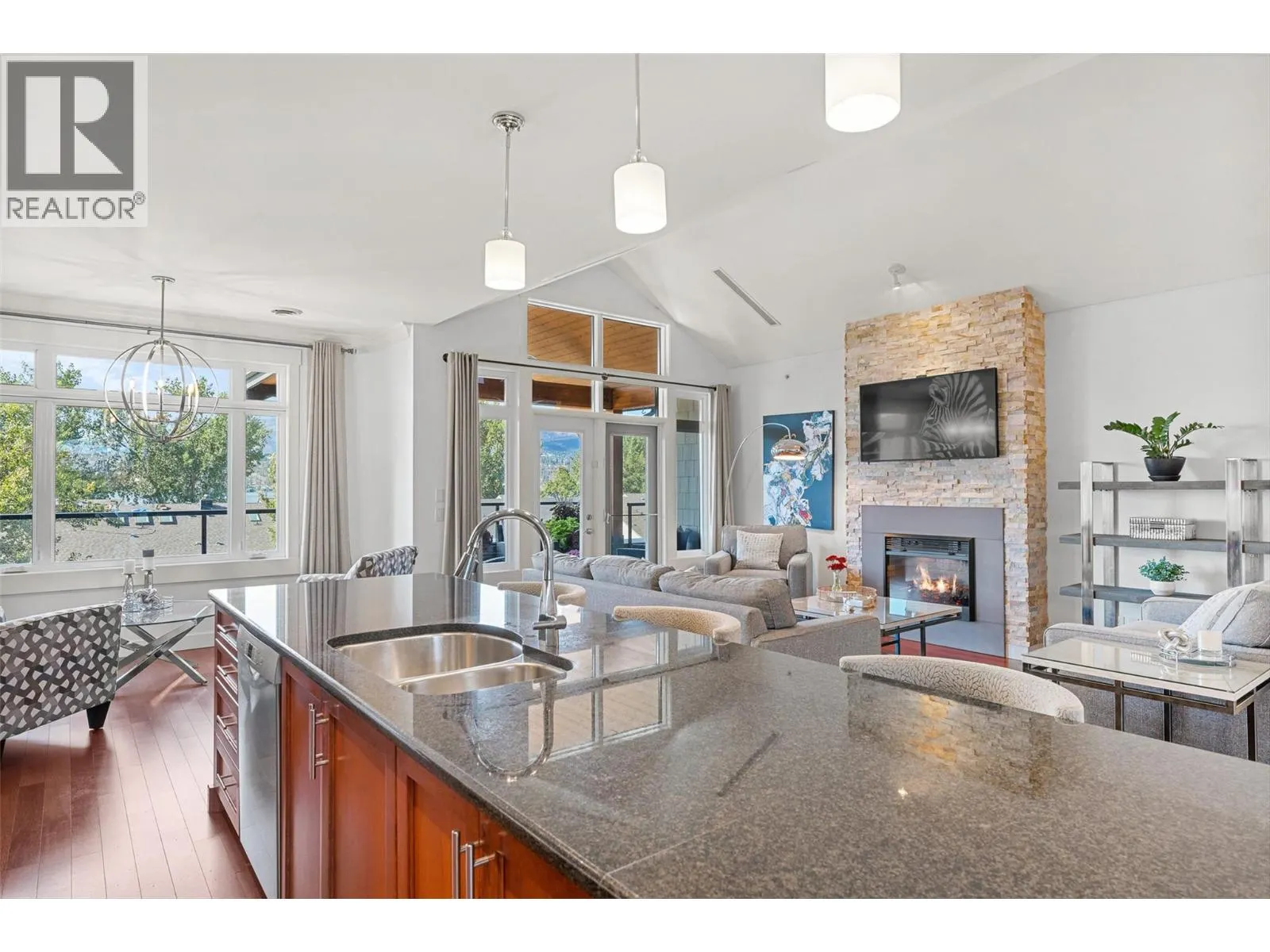 2901 Abbott Street Unit# 402