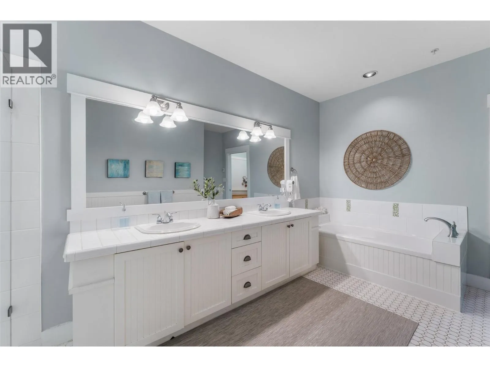 3880 Truswell Road Unit# 211
