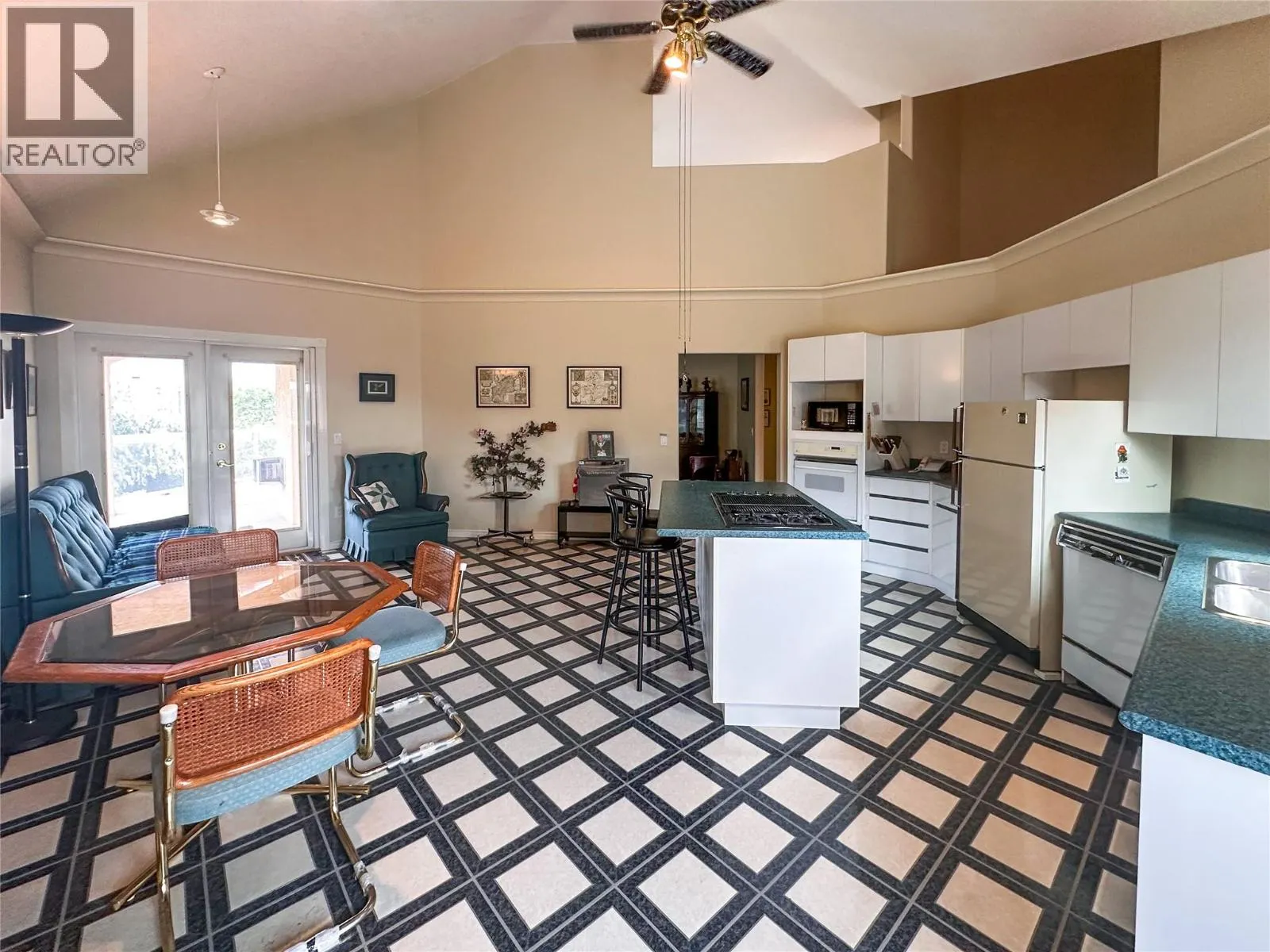 45 HUDSONS BAY Trail Unit# 101