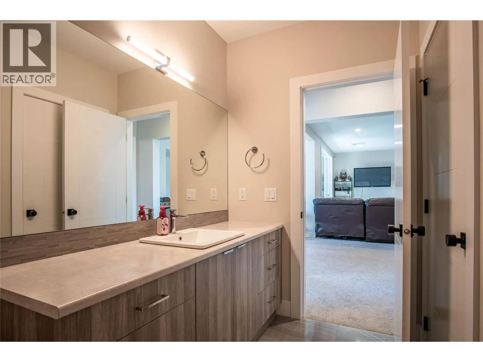 10335 Long Road