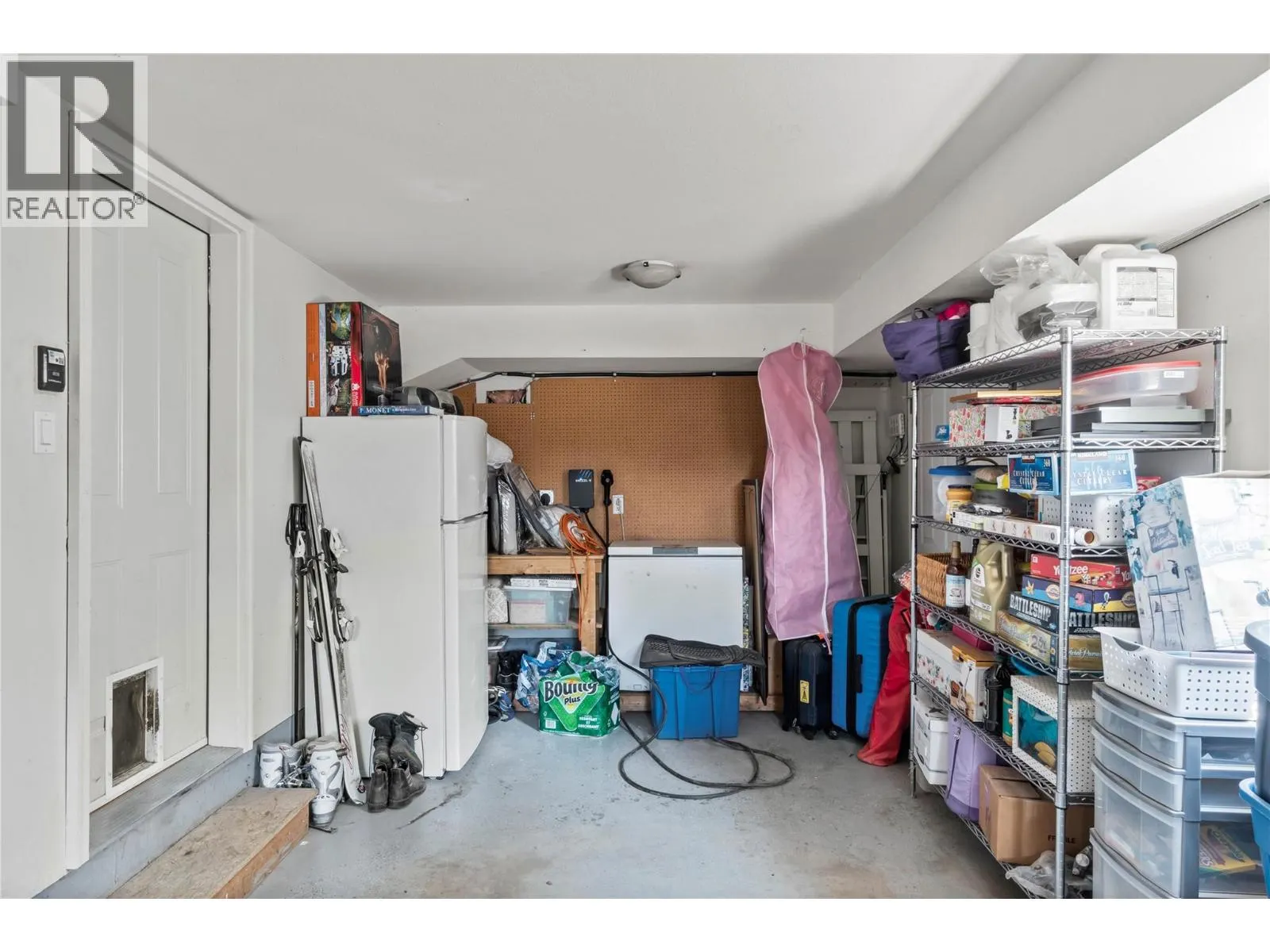 1218 RAVEN Drive