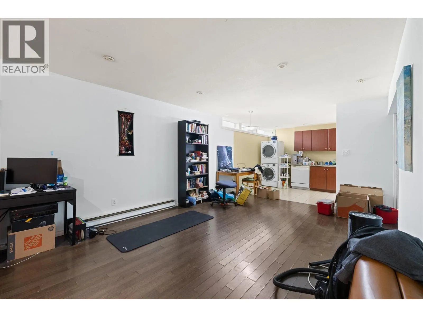 290 Leathead Road