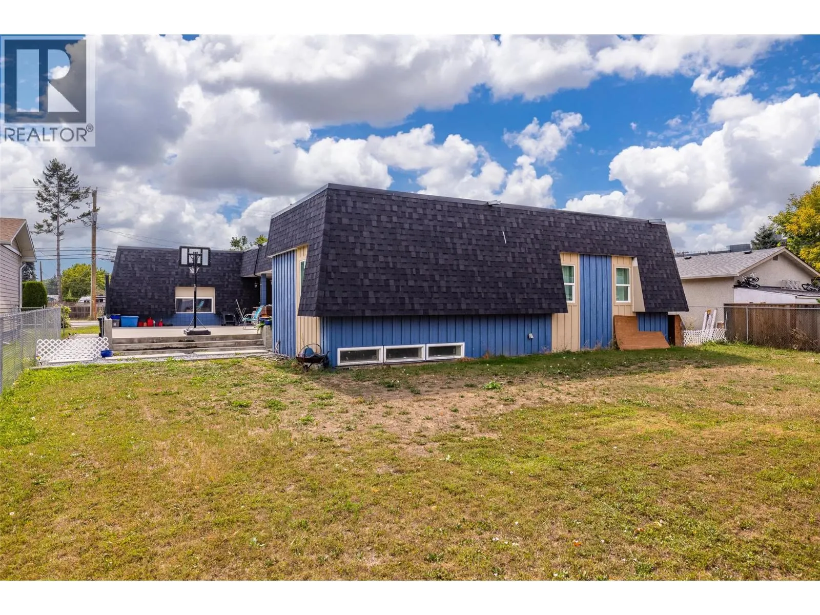 290 Leathead Road