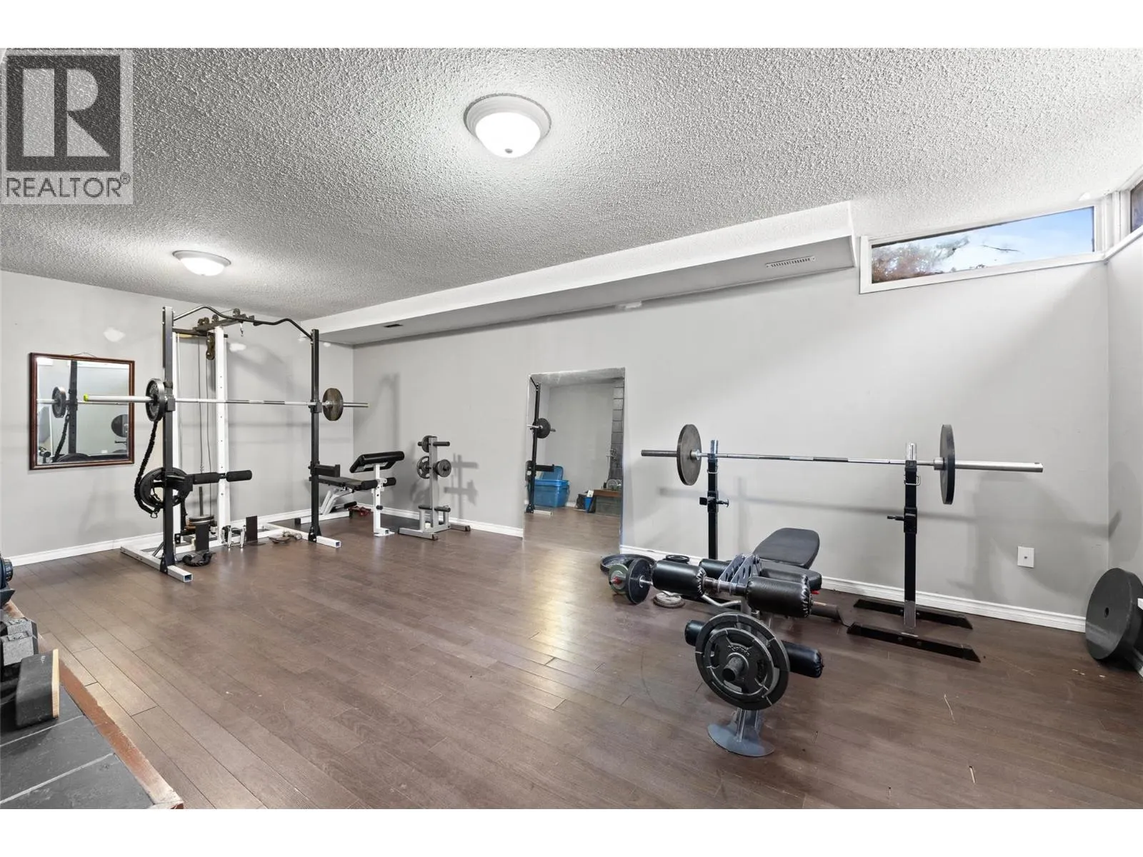 290 Leathead Road