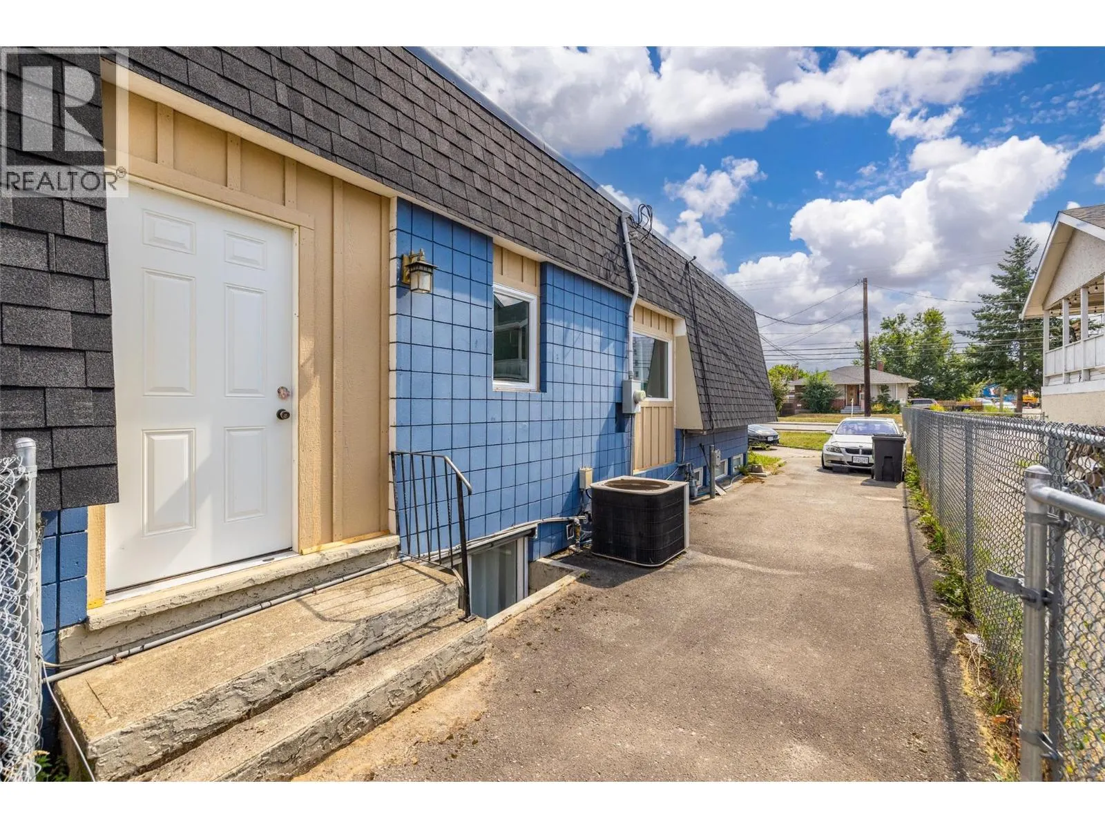 290 Leathead Road