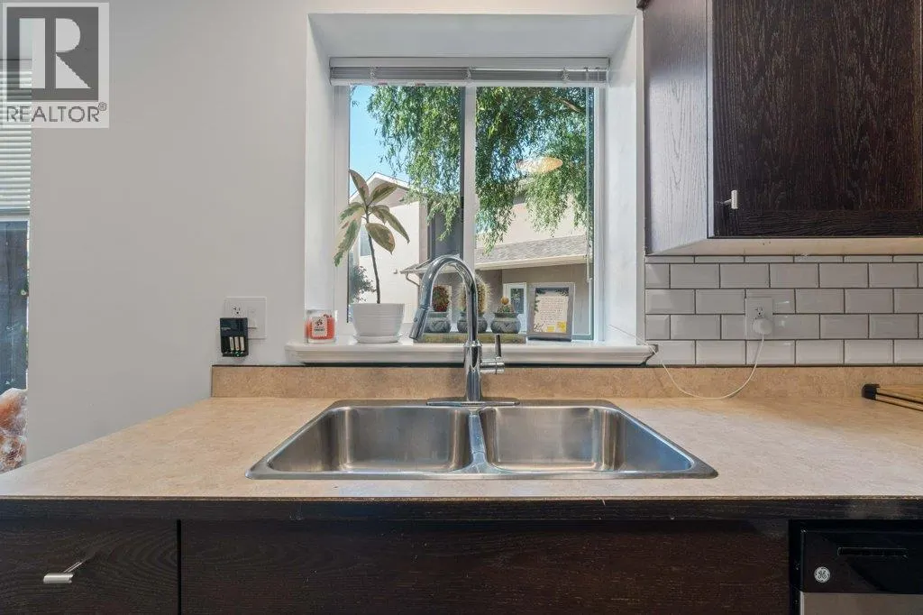1449 1 Avenue NE Unit# 102