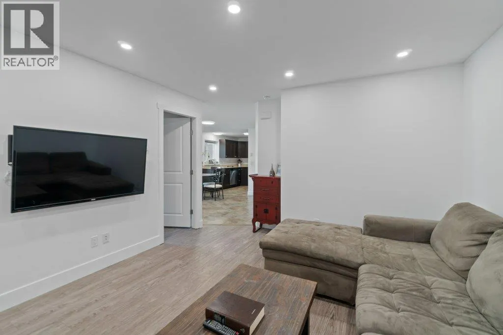 1449 1 Avenue NE Unit# 102