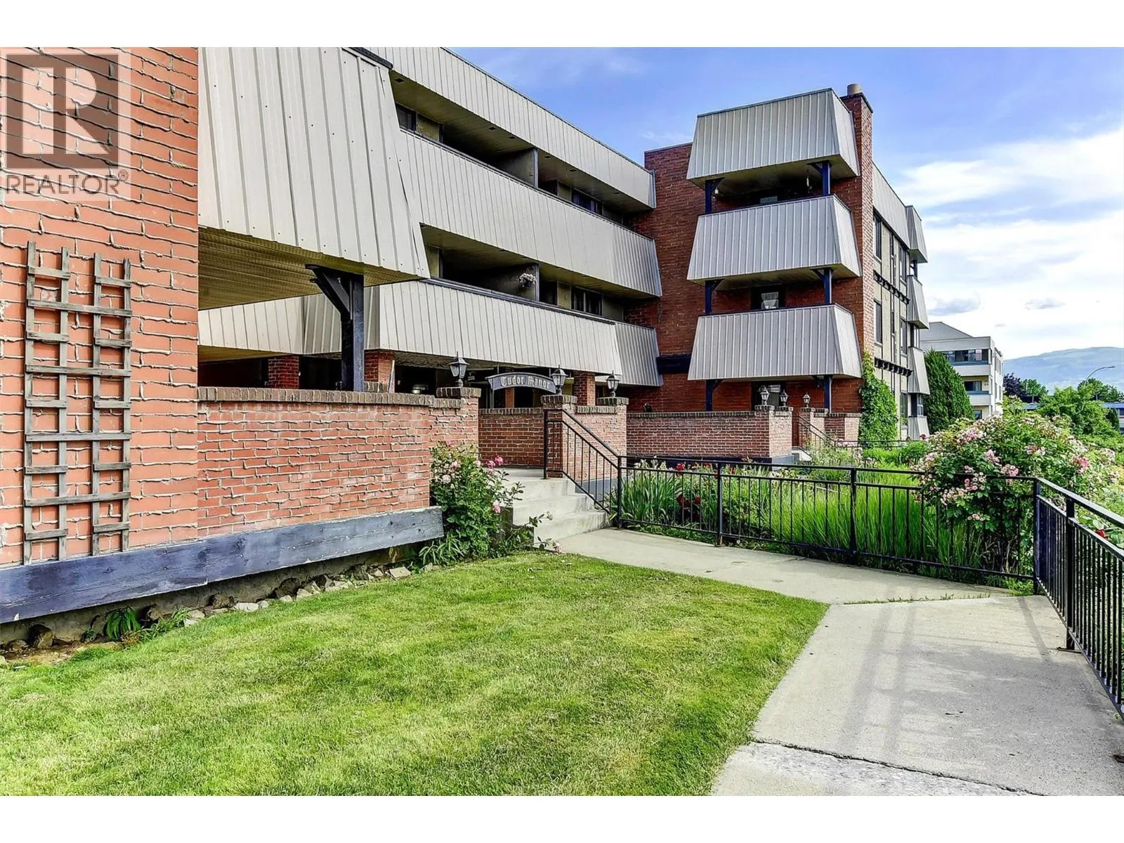 1665 Ufton Court Unit# #333