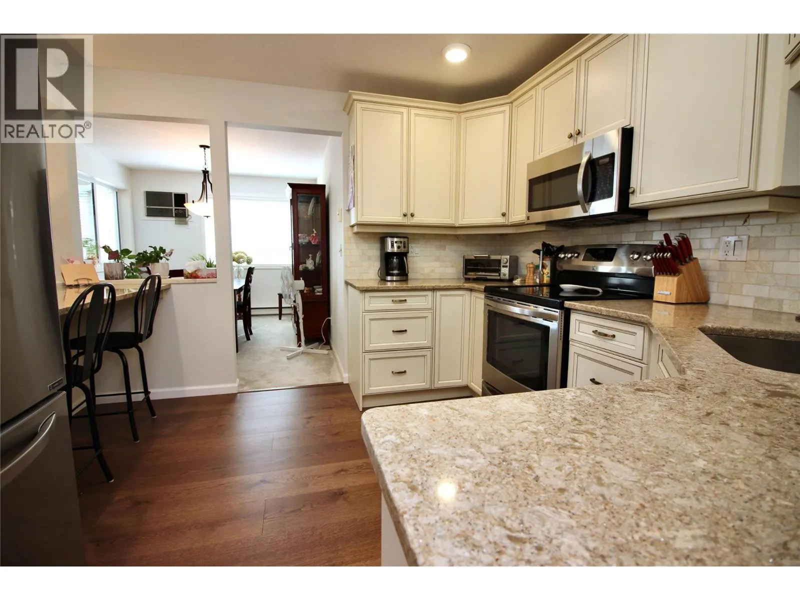 945 Lawrence Avenue Unit# 203