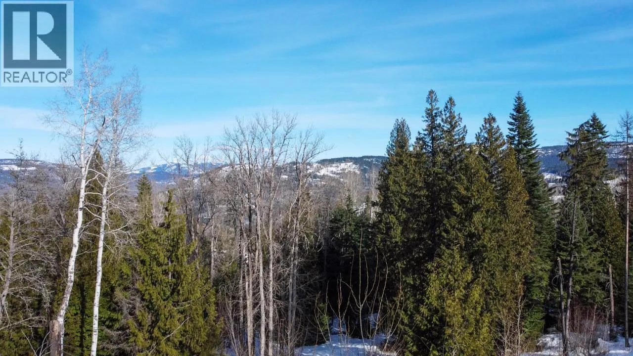2812 CEDAR Crescent