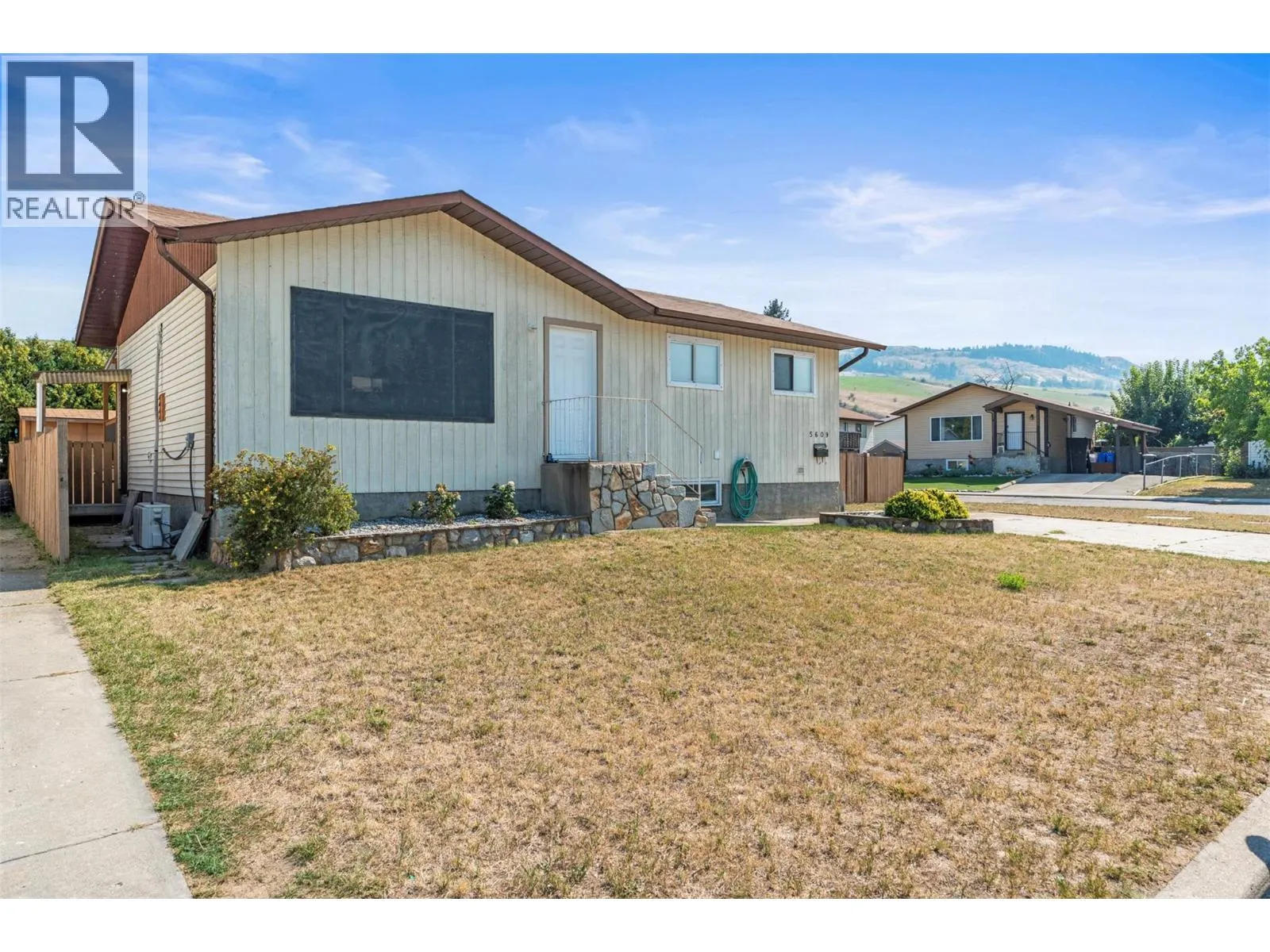 5609 Willow Place