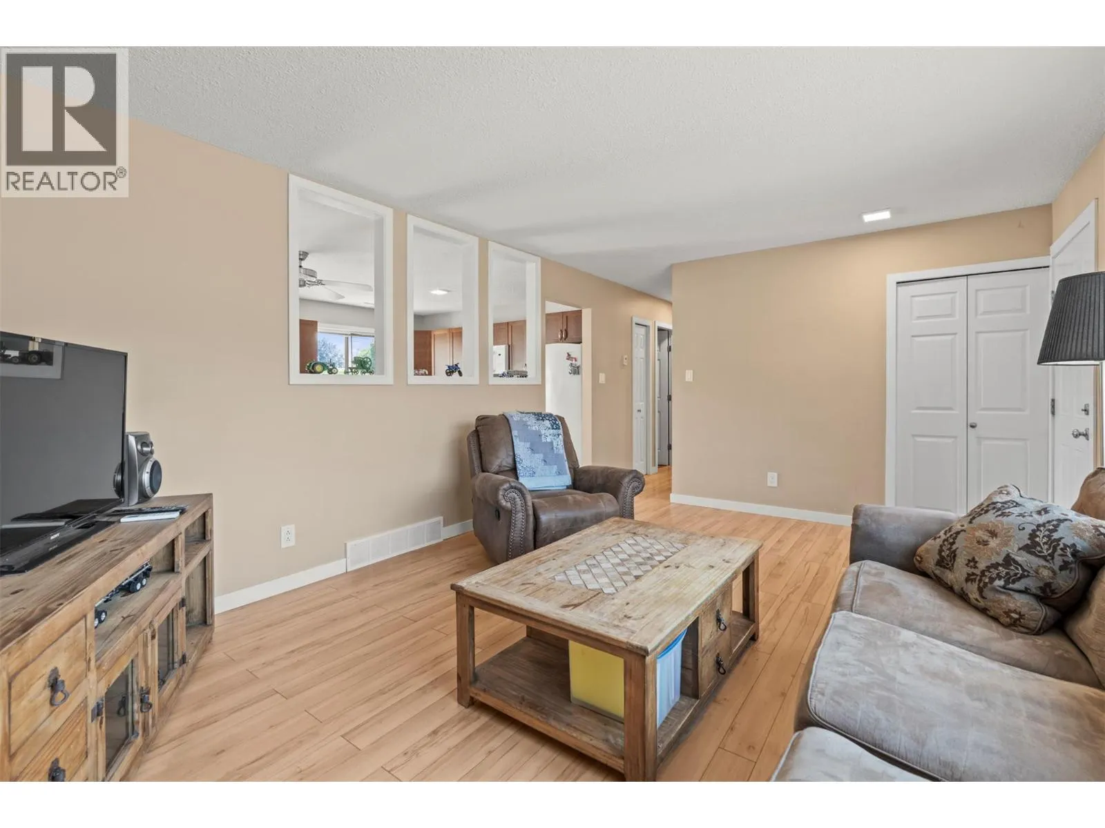 5609 Willow Place