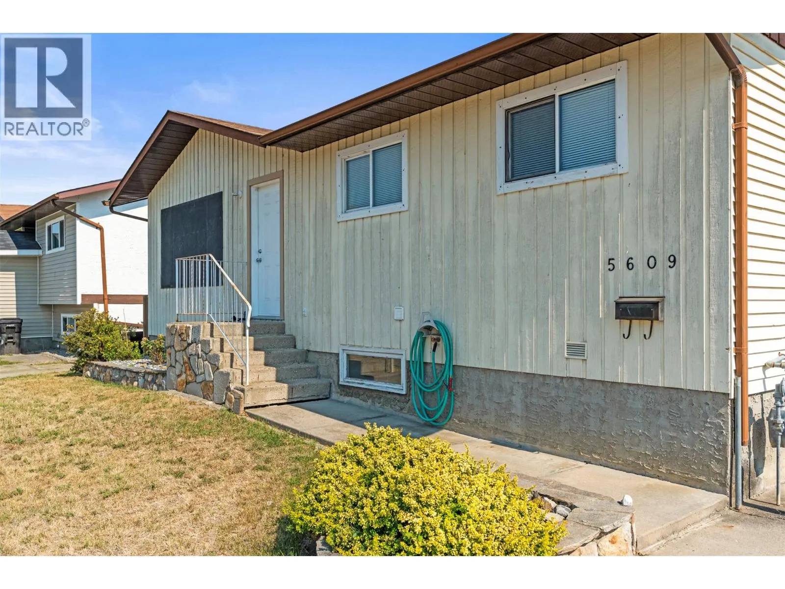 5609 Willow Place