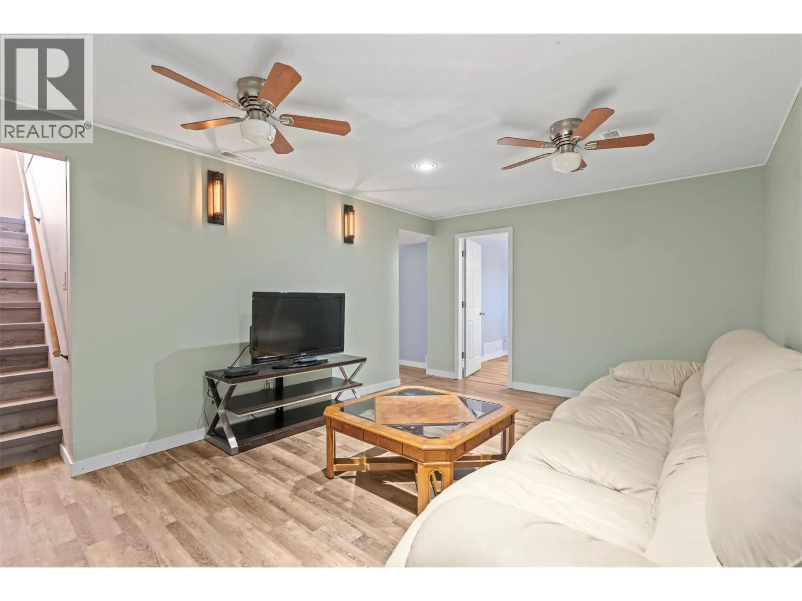 5609 Willow Place