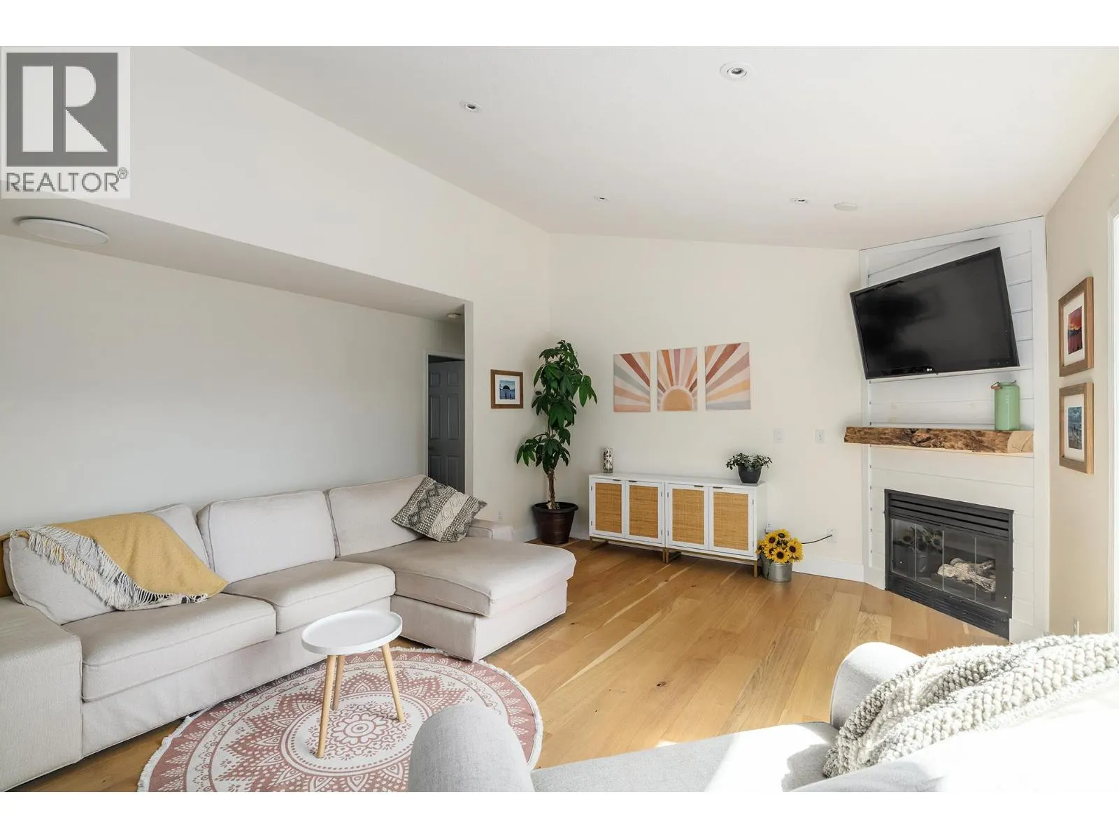 4607 Ponderosa Drive