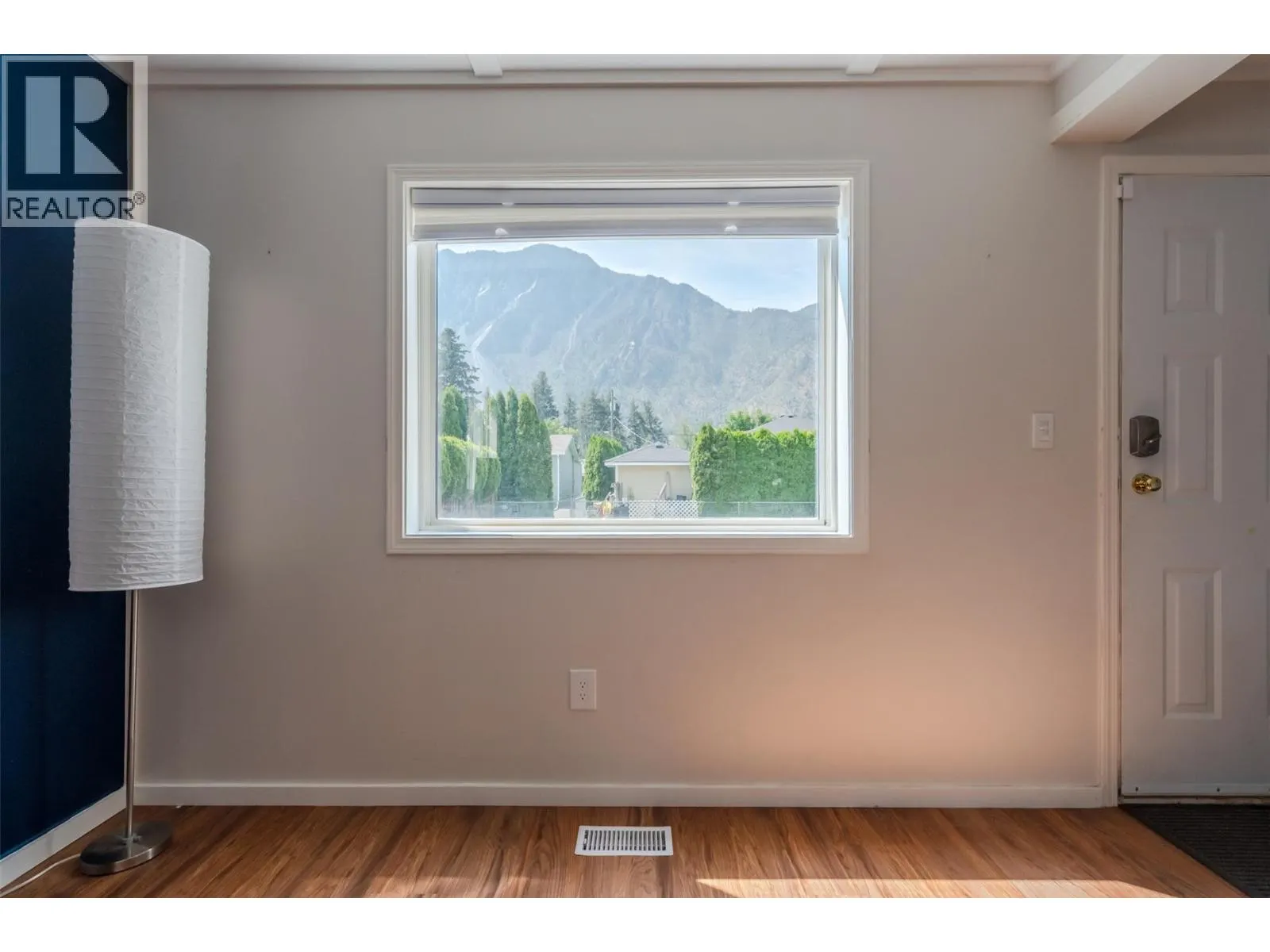 523 10th Avenue Unit# 2