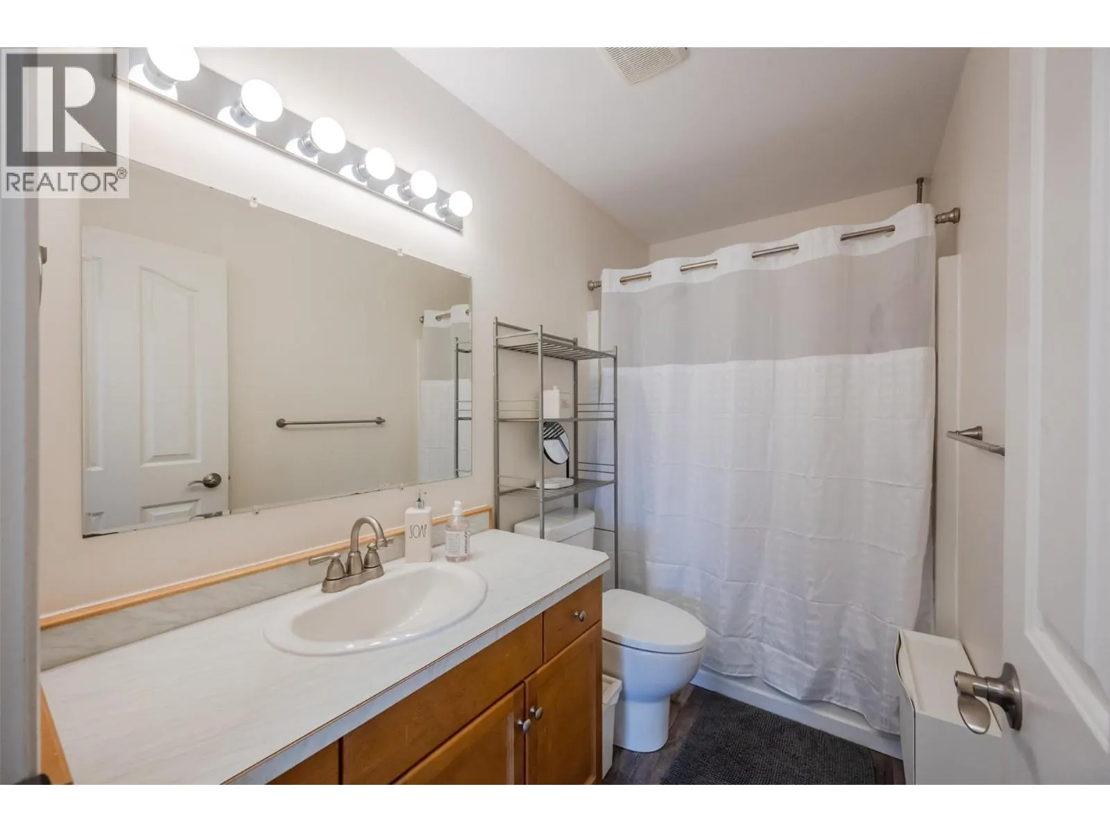 523 10th Avenue Unit# 2