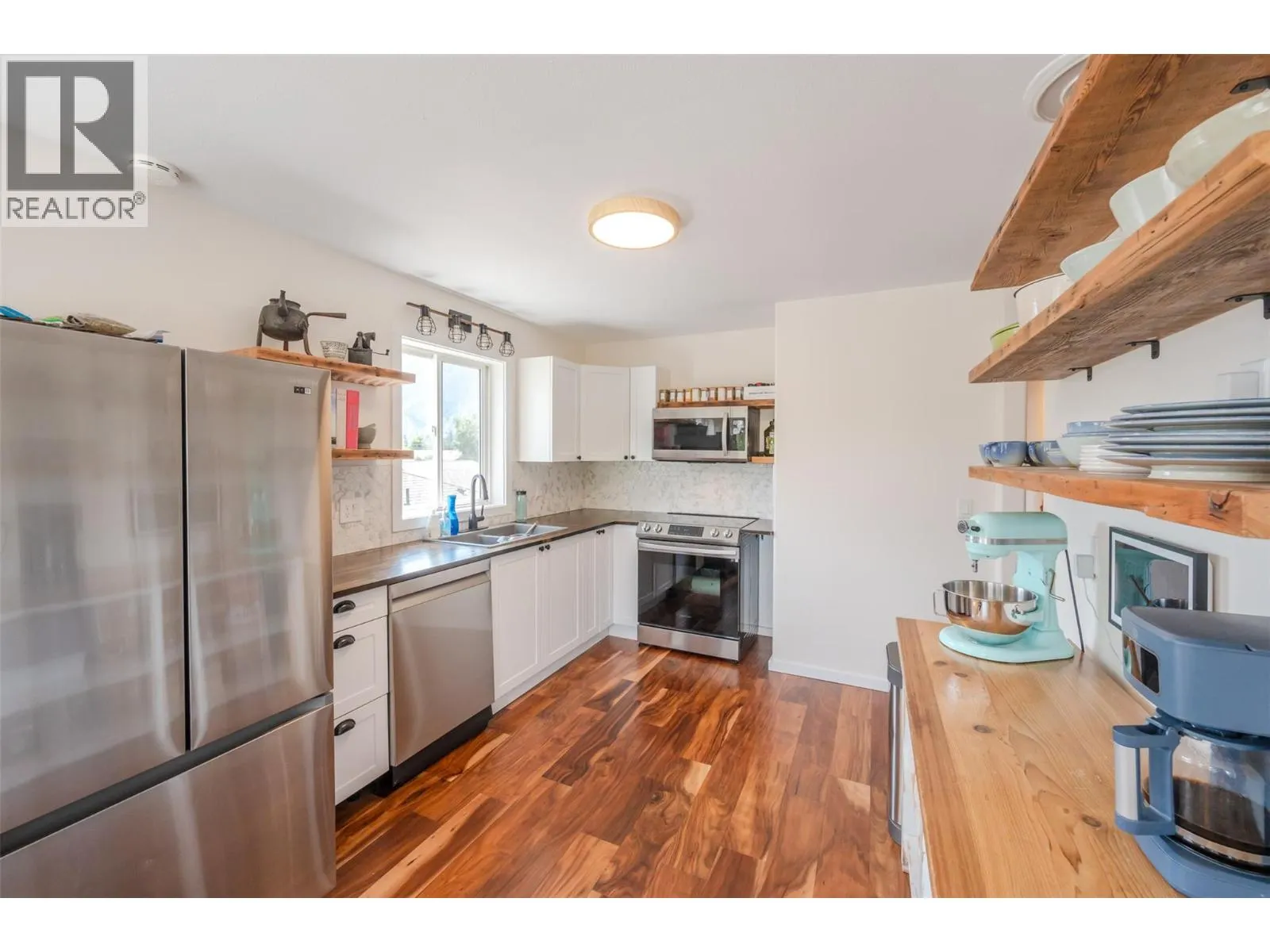 523 10th Avenue Unit# 2