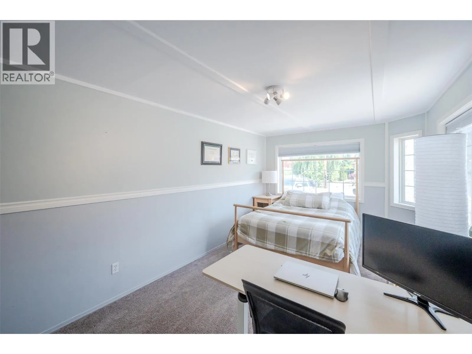 523 10th Avenue Unit# 2
