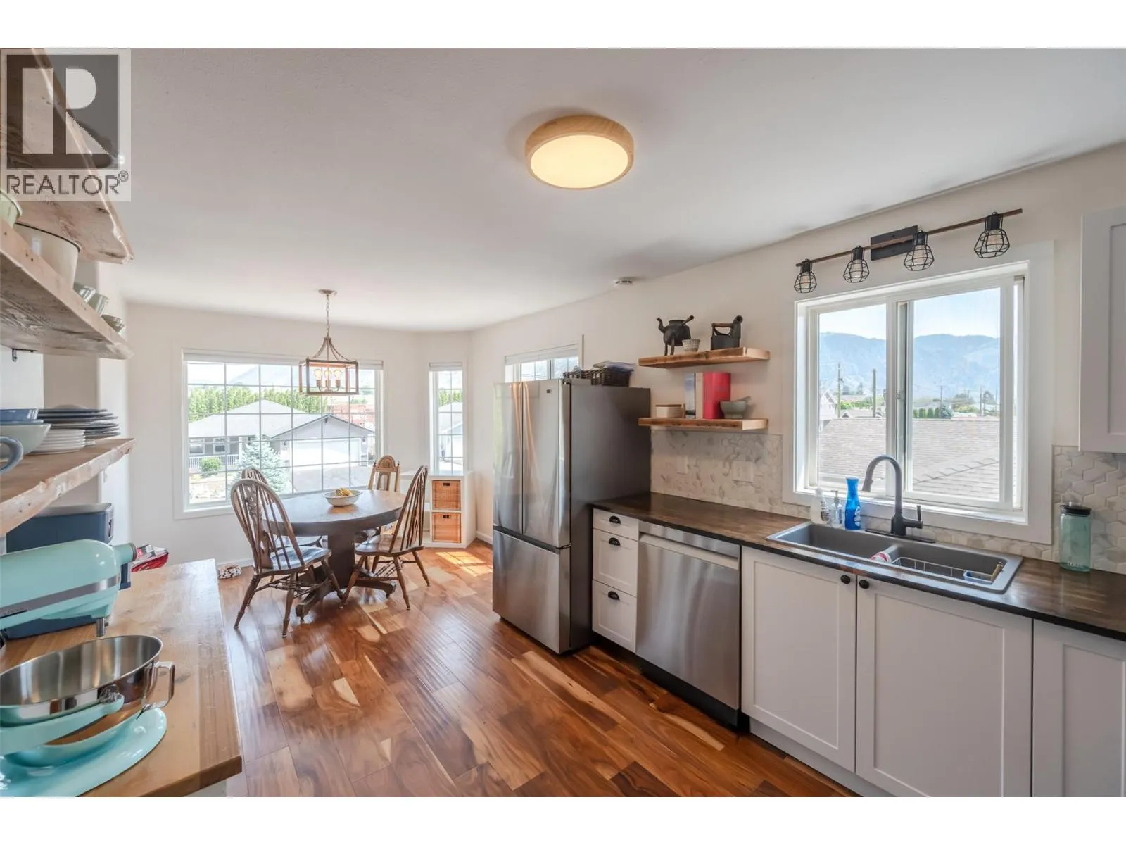 523 10th Avenue Unit# 2