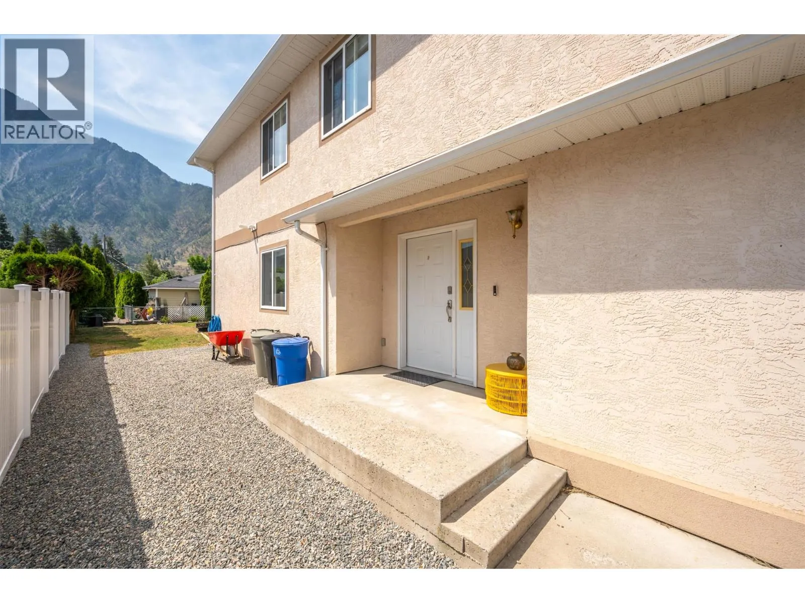 523 10th Avenue Unit# 2