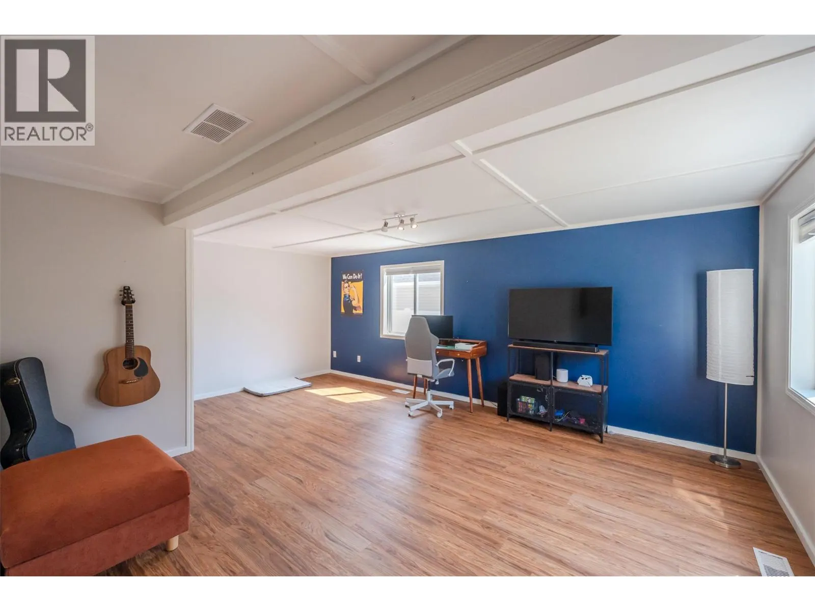 523 10th Avenue Unit# 2