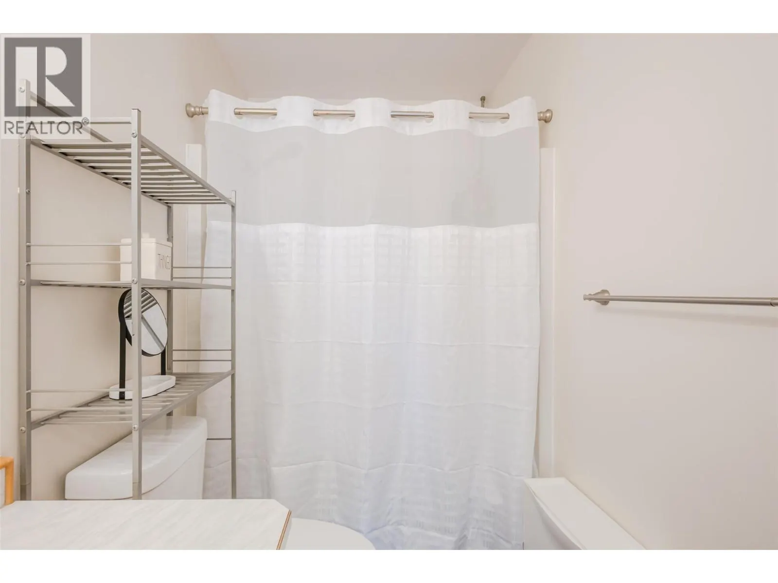 523 10th Avenue Unit# 2
