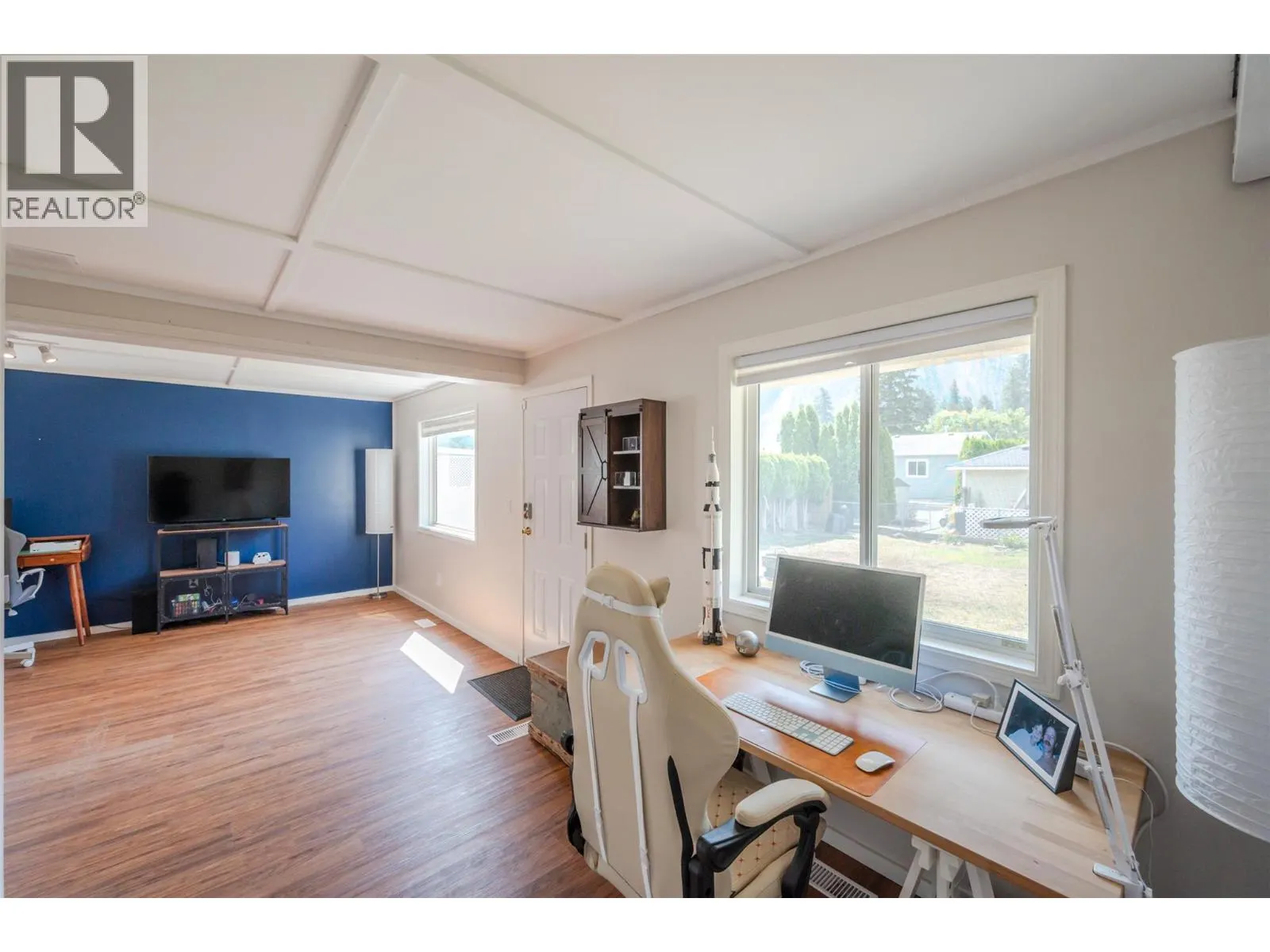 523 10th Avenue Unit# 2