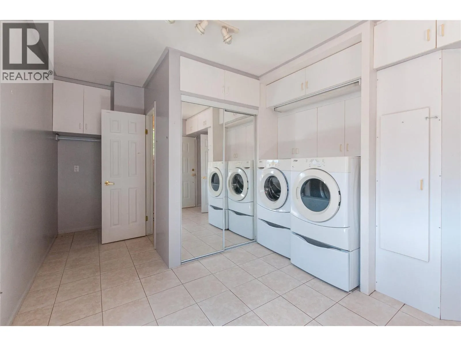 3245 Paris Street Unit# 95